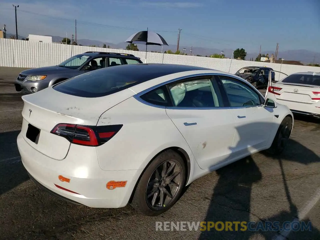 4 Фотография поврежденного автомобиля 5YJ3E1EA5LF613873 TESLA MODEL 3 2020