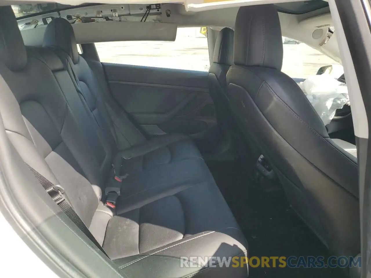 10 Photograph of a damaged car 5YJ3E1EA5LF632178 TESLA MODEL 3 2020