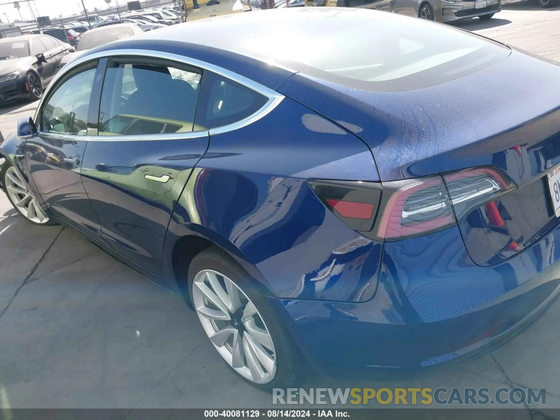 3 Photograph of a damaged car 5YJ3E1EA5LF633945 TESLA MODEL 3 2020