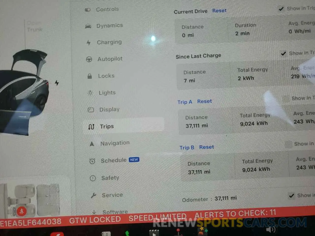 9 Photograph of a damaged car 5YJ3E1EA5LF644038 TESLA MODEL 3 2020