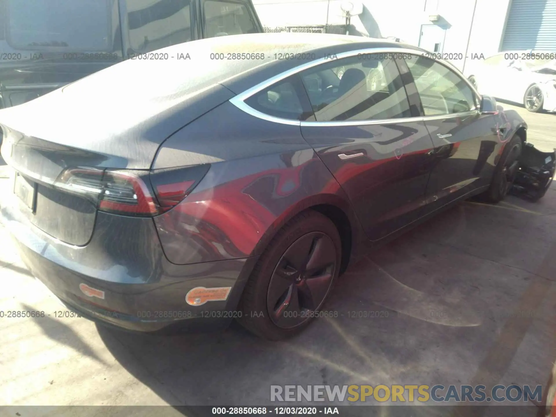 4 Photograph of a damaged car 5YJ3E1EA5LF644220 TESLA MODEL 3 2020