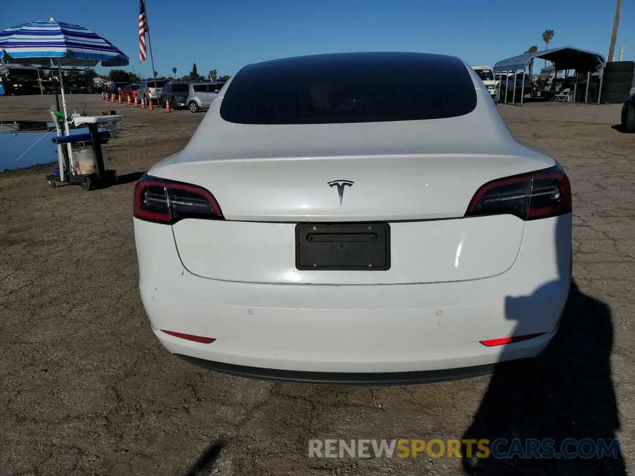6 Photograph of a damaged car 5YJ3E1EA5LF660417 TESLA MODEL 3 2020