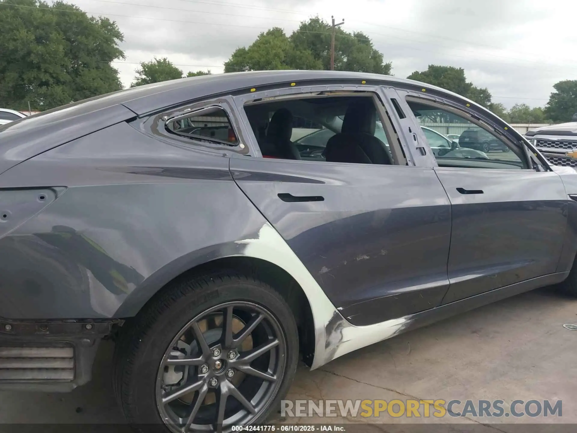 19 Фотография поврежденного автомобиля 5YJ3E1EA5LF705081 TESLA MODEL 3 2020