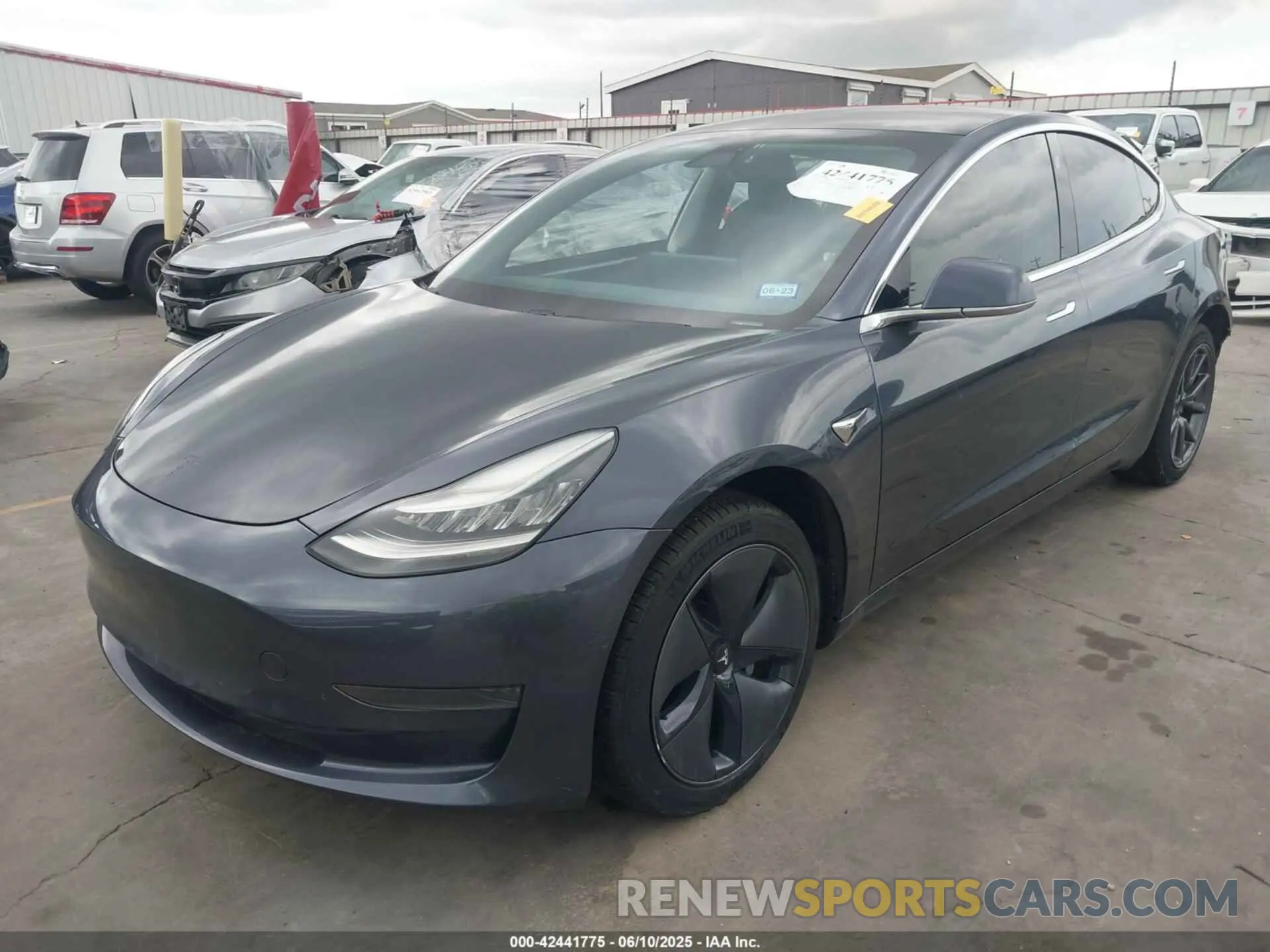2 Фотография поврежденного автомобиля 5YJ3E1EA5LF705081 TESLA MODEL 3 2020