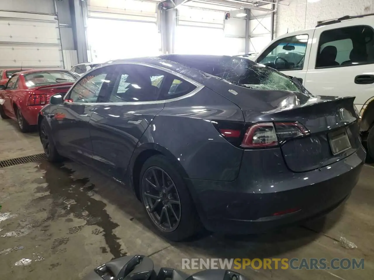 3 Photograph of a damaged car 5YJ3E1EA5LF736640 TESLA MODEL 3 2020
