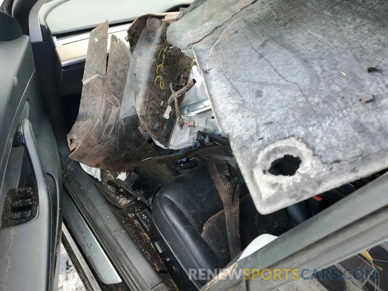 8 Photograph of a damaged car 5YJ3E1EA5LF784770 TESLA MODEL 3 2020