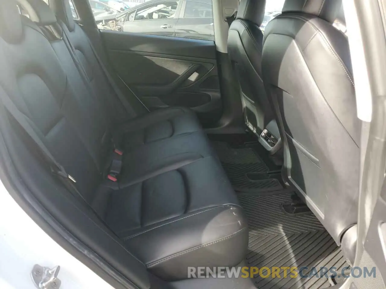 11 Photograph of a damaged car 5YJ3E1EA5LF800062 TESLA MODEL 3 2020