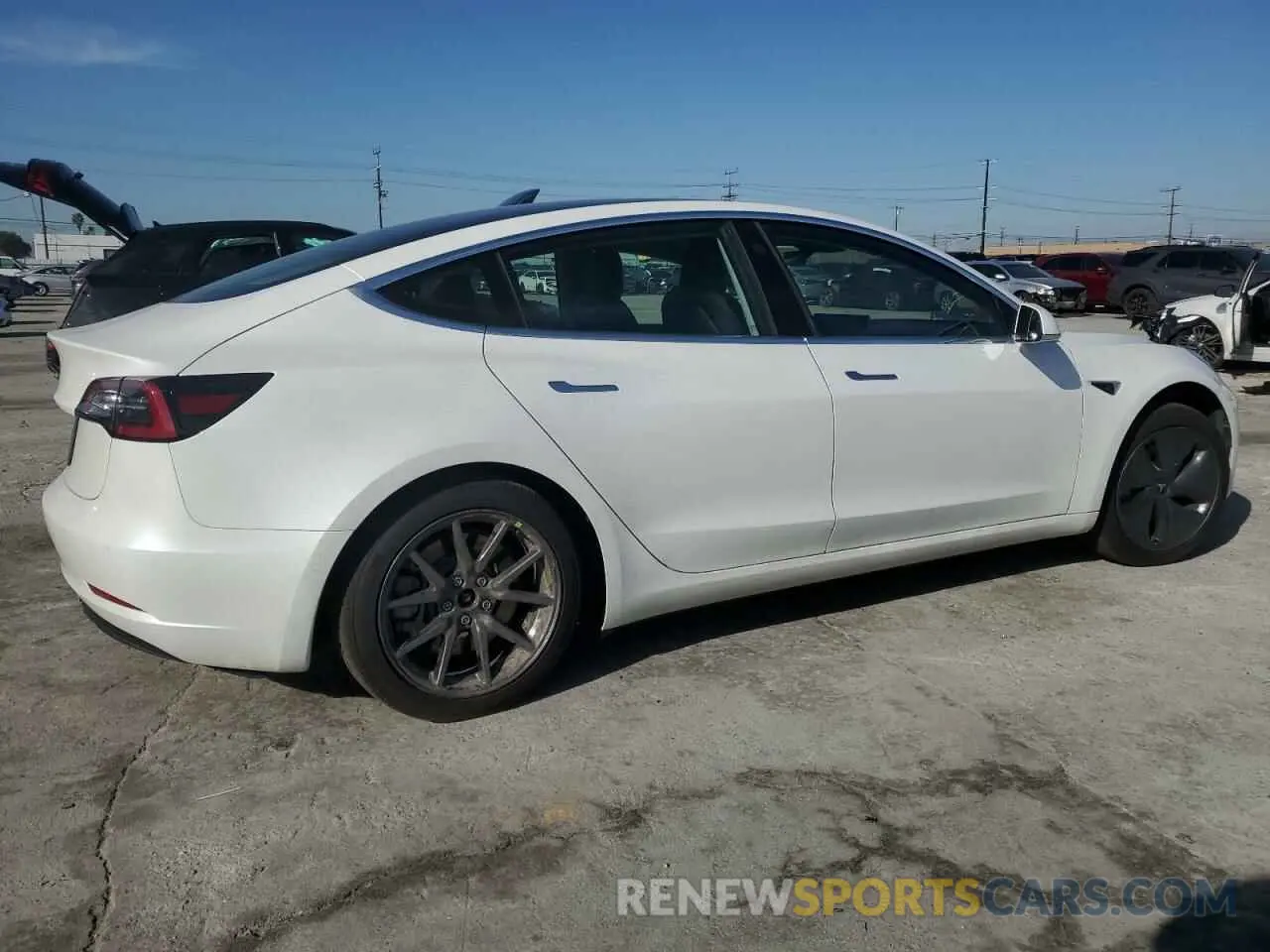 3 Photograph of a damaged car 5YJ3E1EA5LF800062 TESLA MODEL 3 2020
