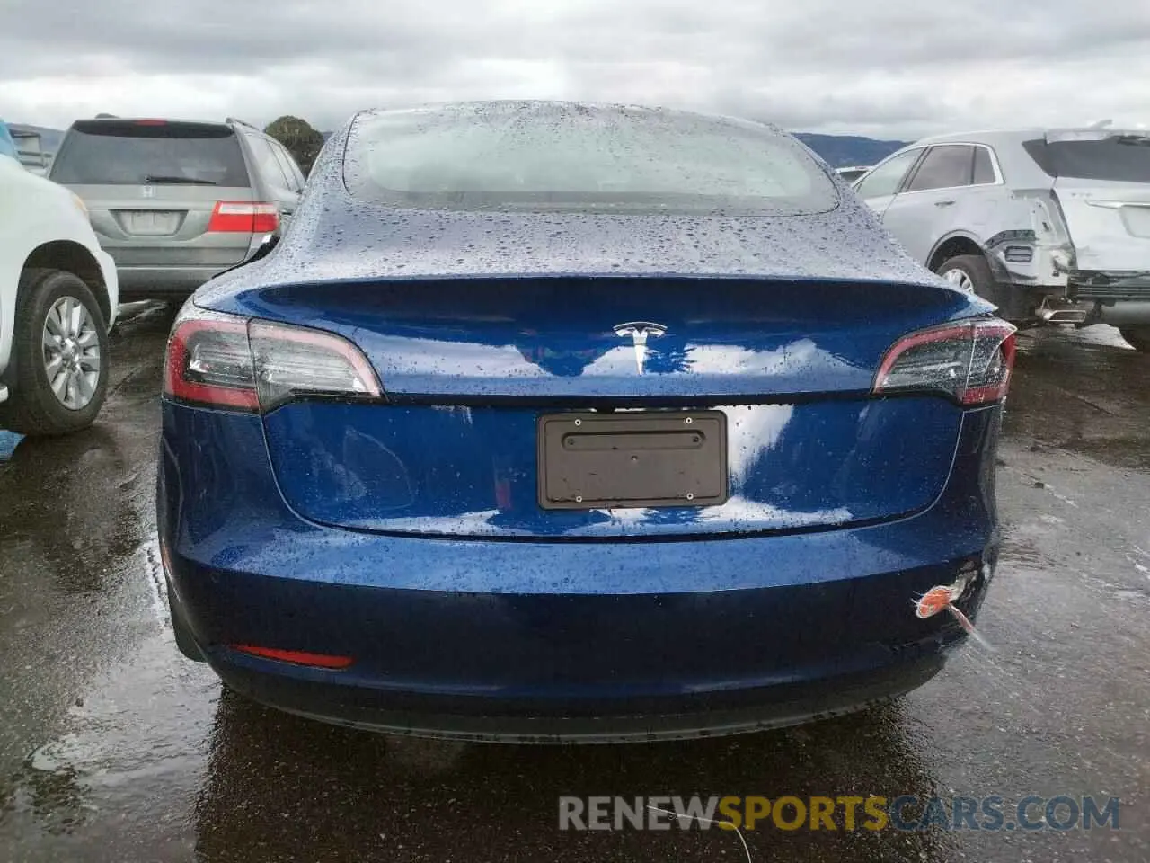 6 Photograph of a damaged car 5YJ3E1EA6LF630911 TESLA MODEL 3 2020