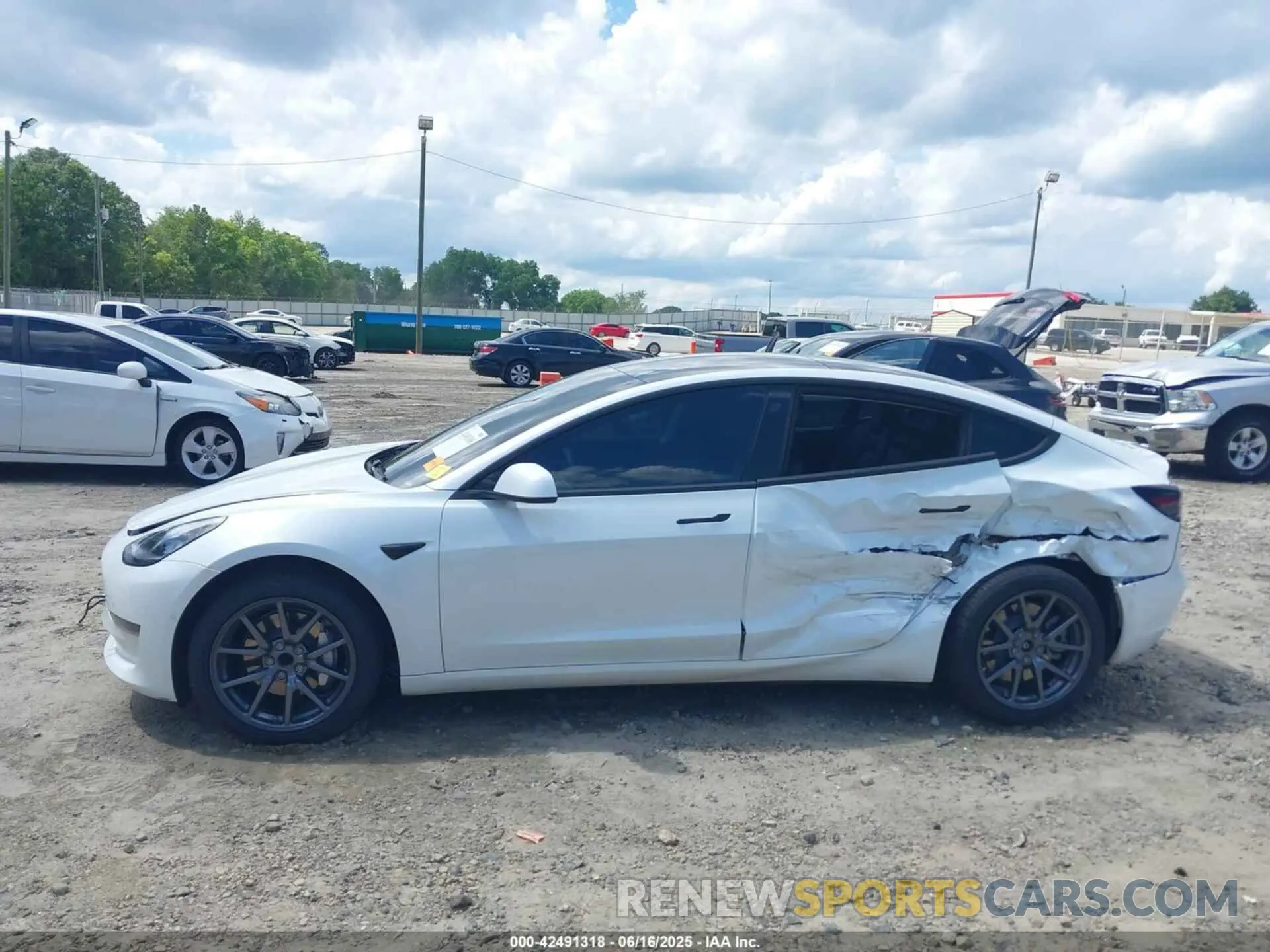14 Фотография поврежденного автомобиля 5YJ3E1EA6LF632917 TESLA MODEL 3 2020