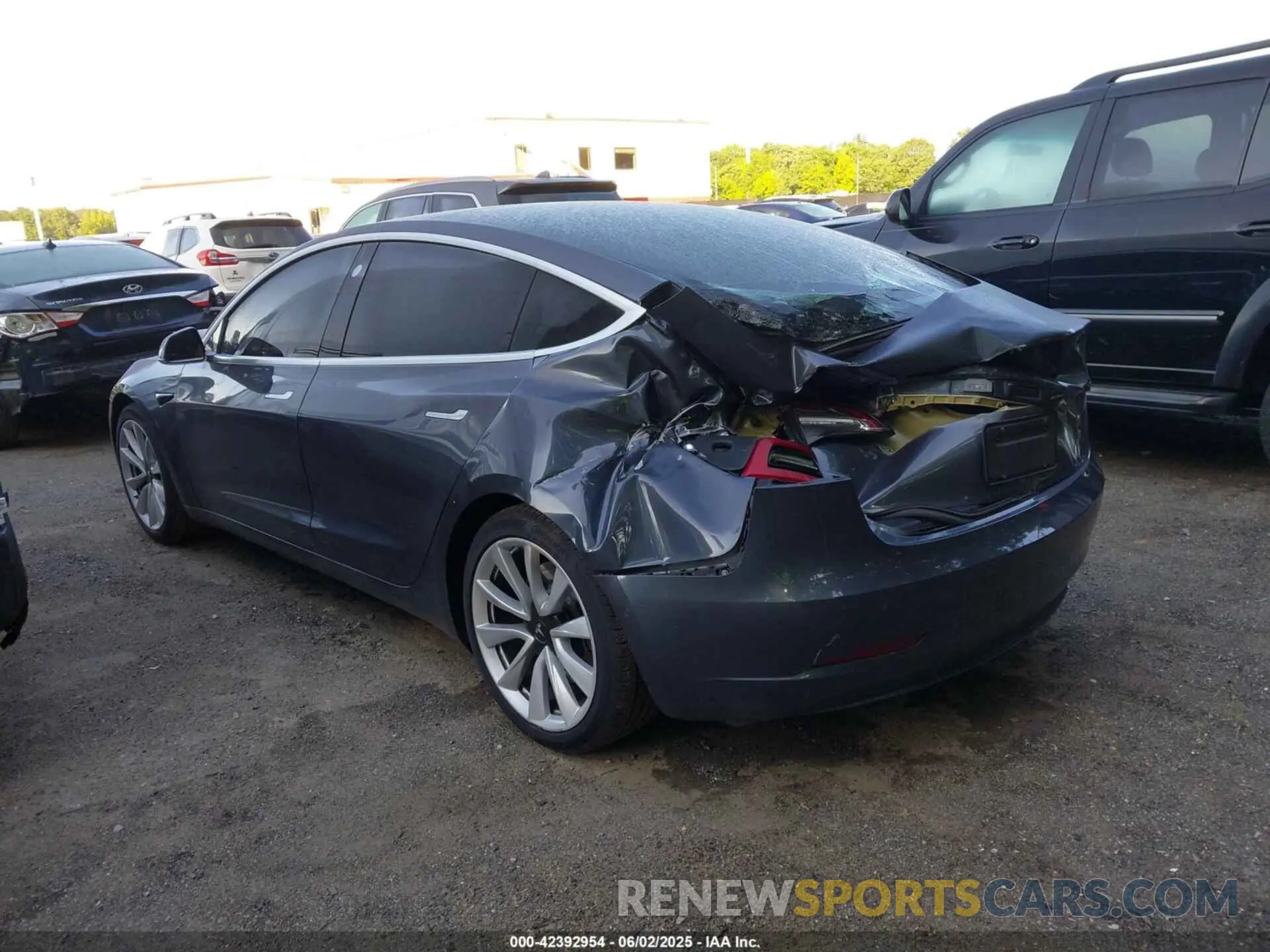 3 Photograph of a damaged car 5YJ3E1EA6LF740728 TESLA MODEL 3 2020