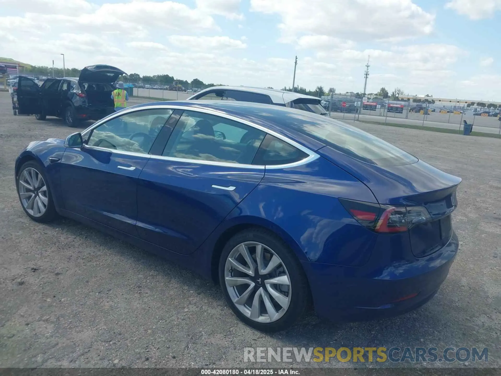 3 Фотография поврежденного автомобиля 5YJ3E1EA6LF785622 TESLA MODEL 3 2020