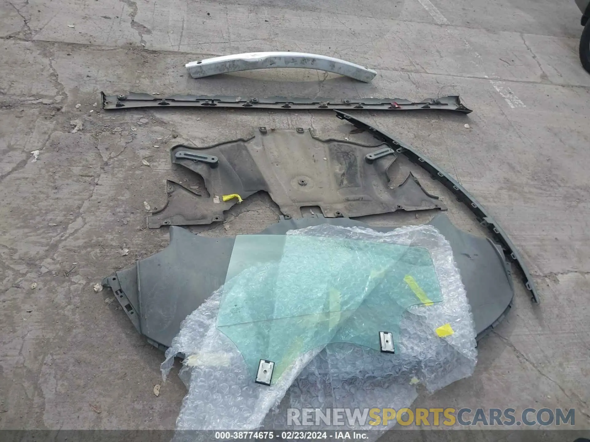 19 Photograph of a damaged car 5YJ3E1EA6LF800085 TESLA MODEL 3 2020