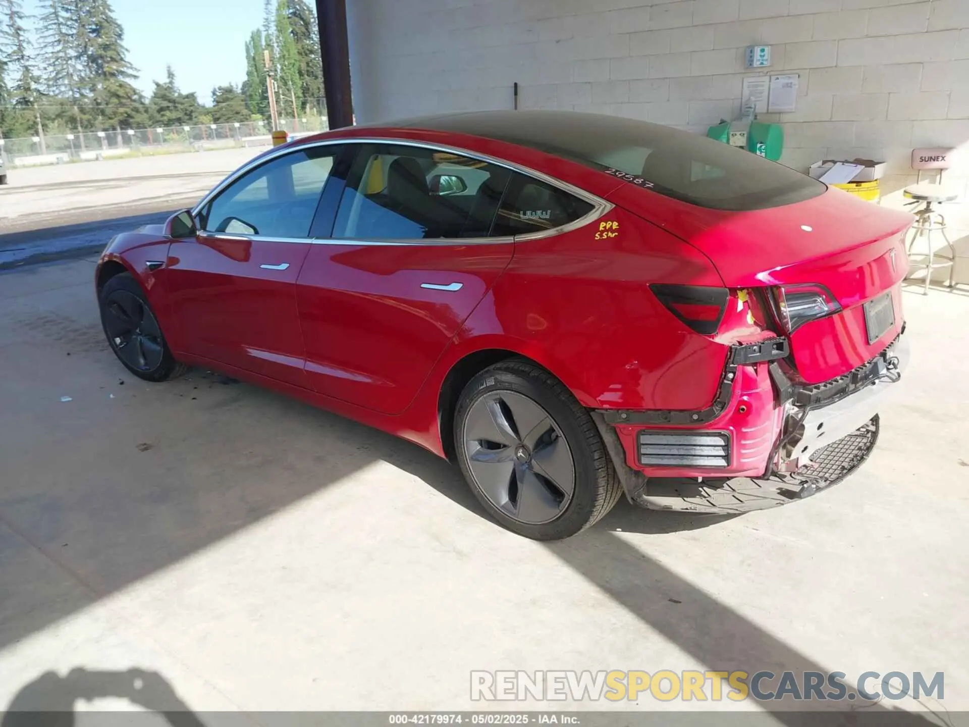 3 Photograph of a damaged car 5YJ3E1EA7LF611669 TESLA MODEL 3 2020