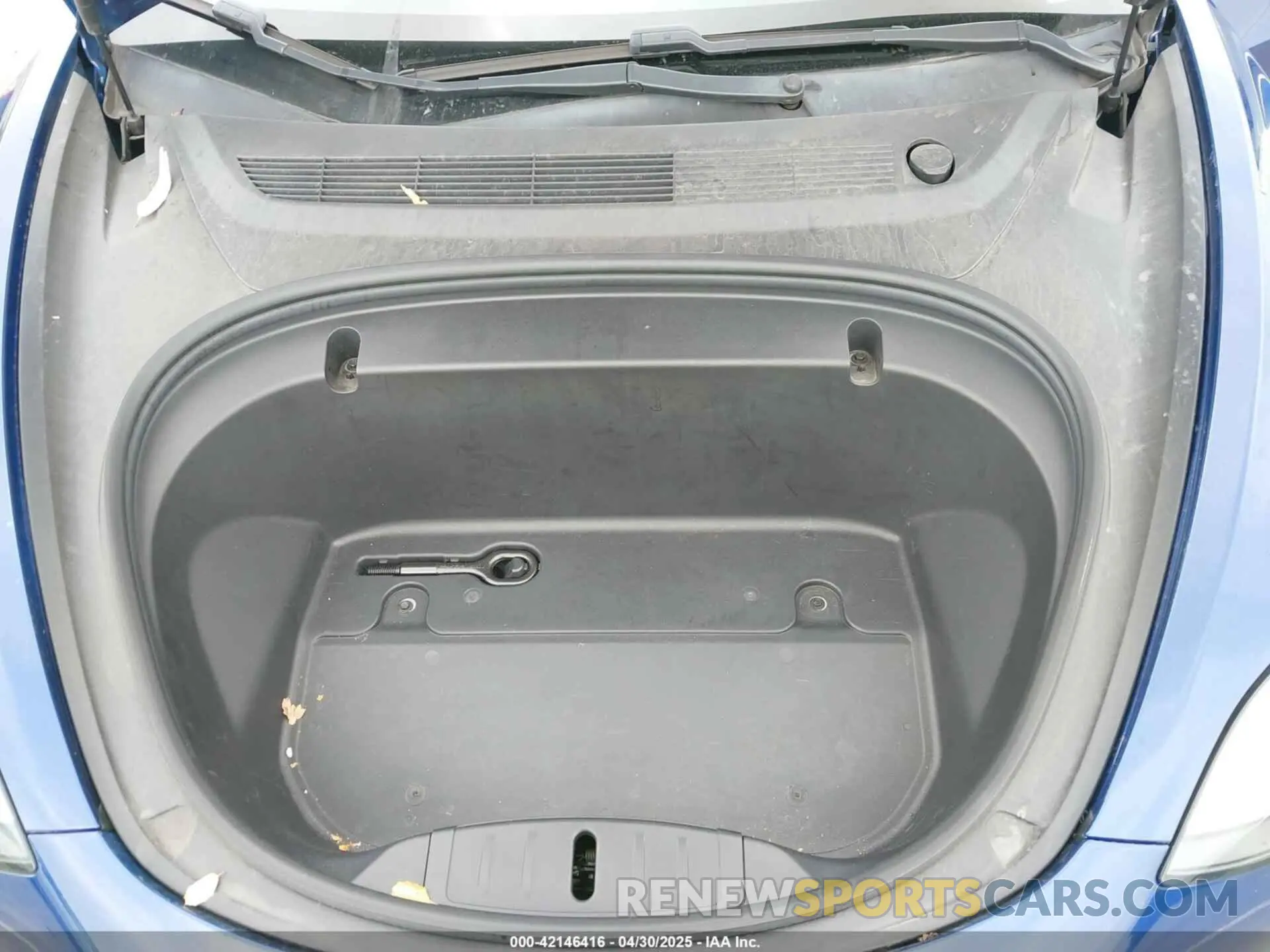 10 Photograph of a damaged car 5YJ3E1EA7LF705809 TESLA MODEL 3 2020