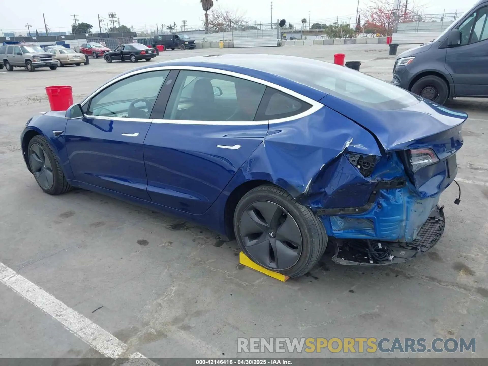 3 Photograph of a damaged car 5YJ3E1EA7LF705809 TESLA MODEL 3 2020