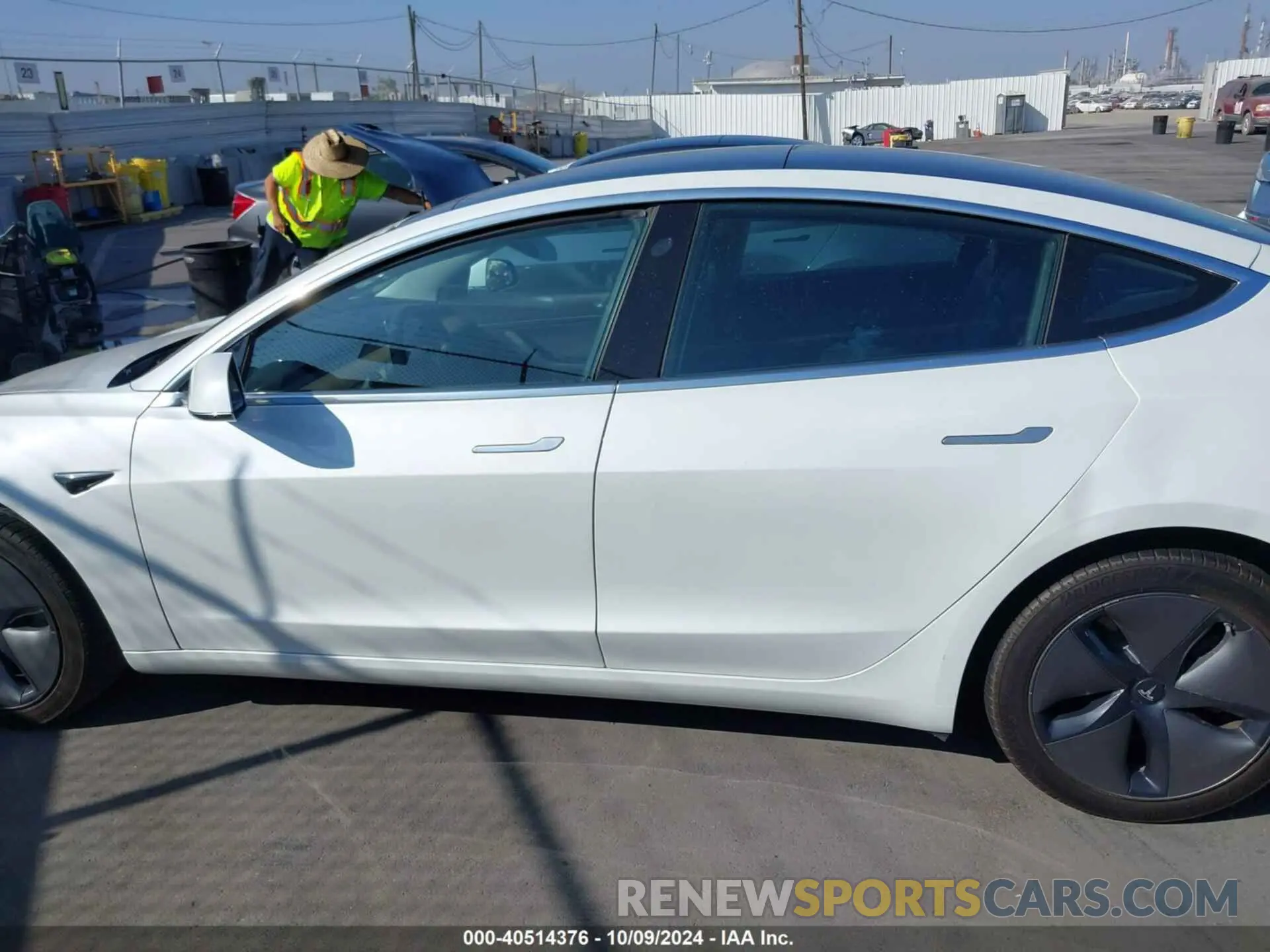 13 Фотография поврежденного автомобиля 5YJ3E1EA7LF706197 TESLA MODEL 3 2020