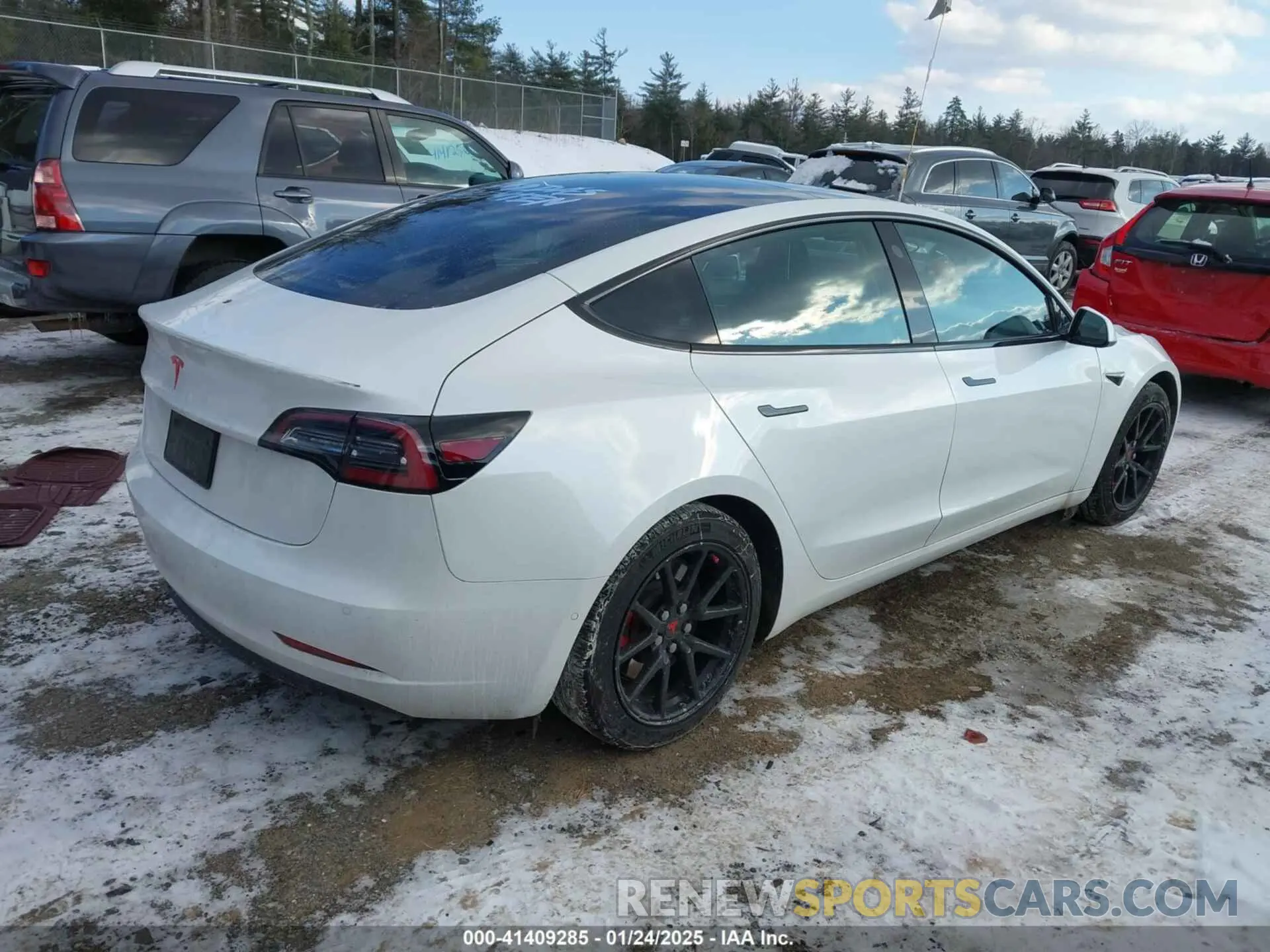 4 Photograph of a damaged car 5YJ3E1EA7LF742973 TESLA MODEL 3 2020