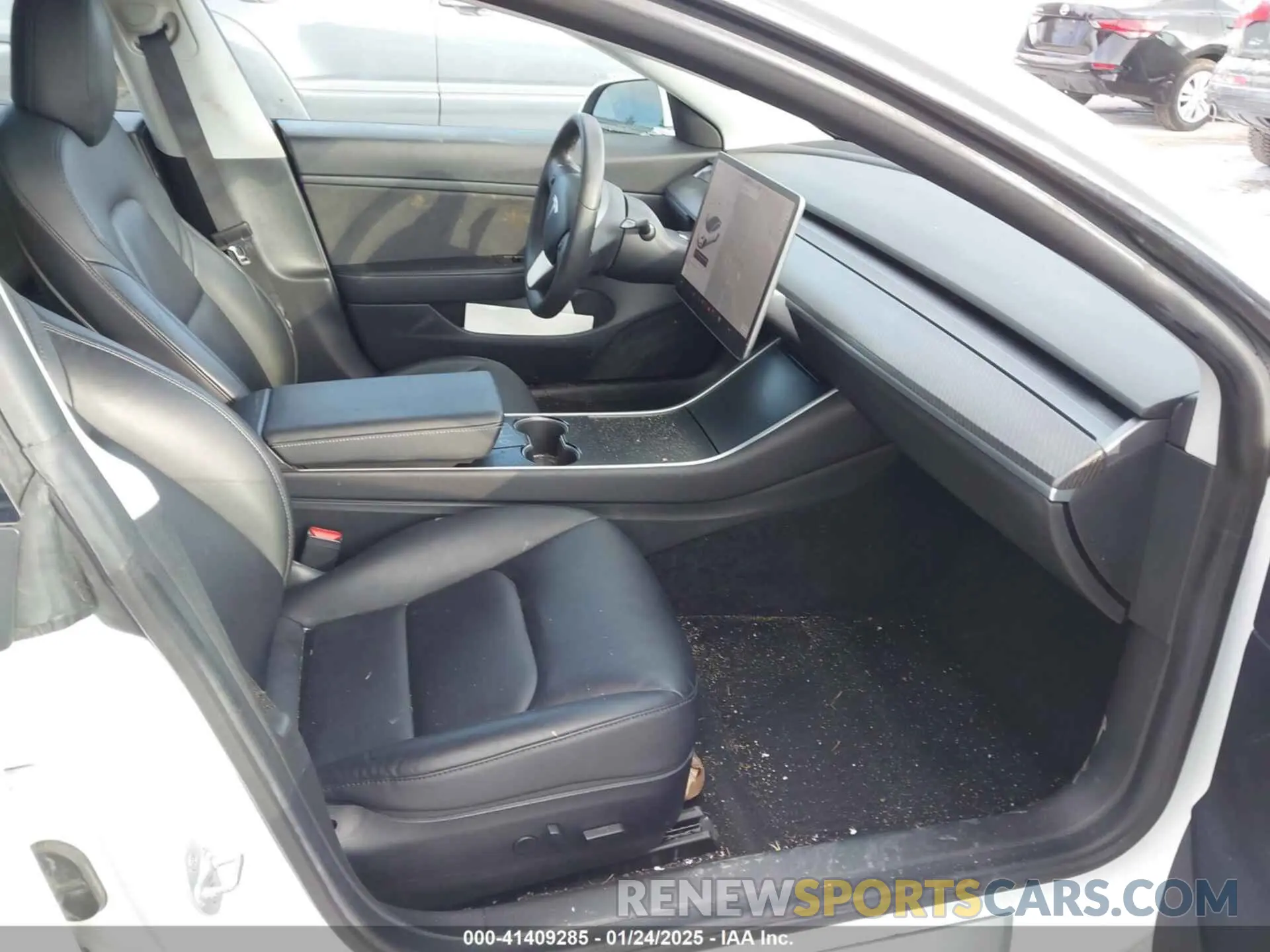 5 Photograph of a damaged car 5YJ3E1EA7LF742973 TESLA MODEL 3 2020