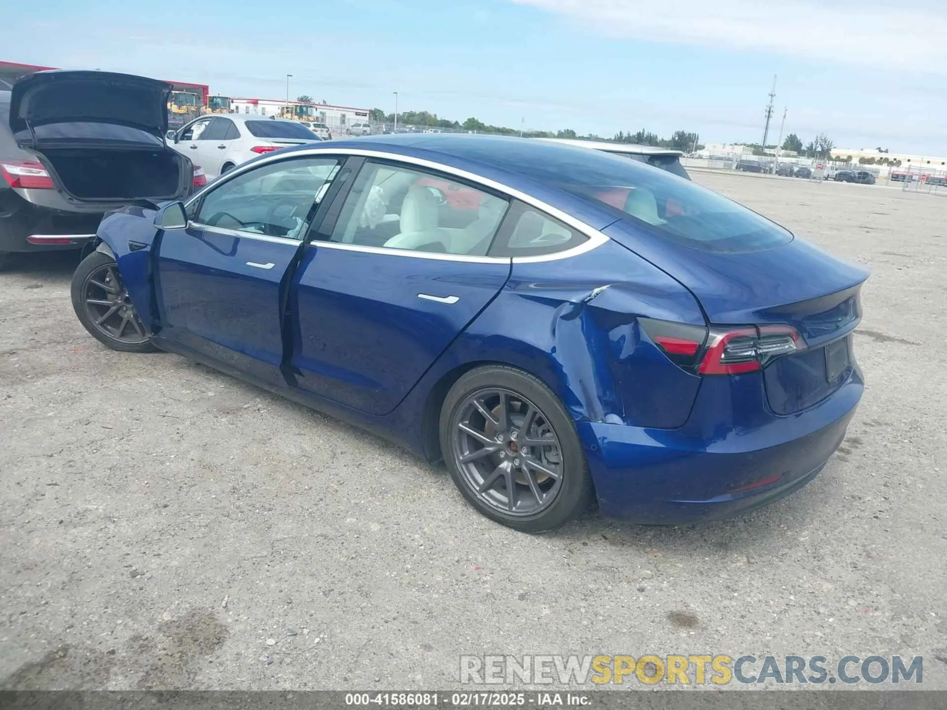 3 Photograph of a damaged car 5YJ3E1EA7LF785838 TESLA MODEL 3 2020