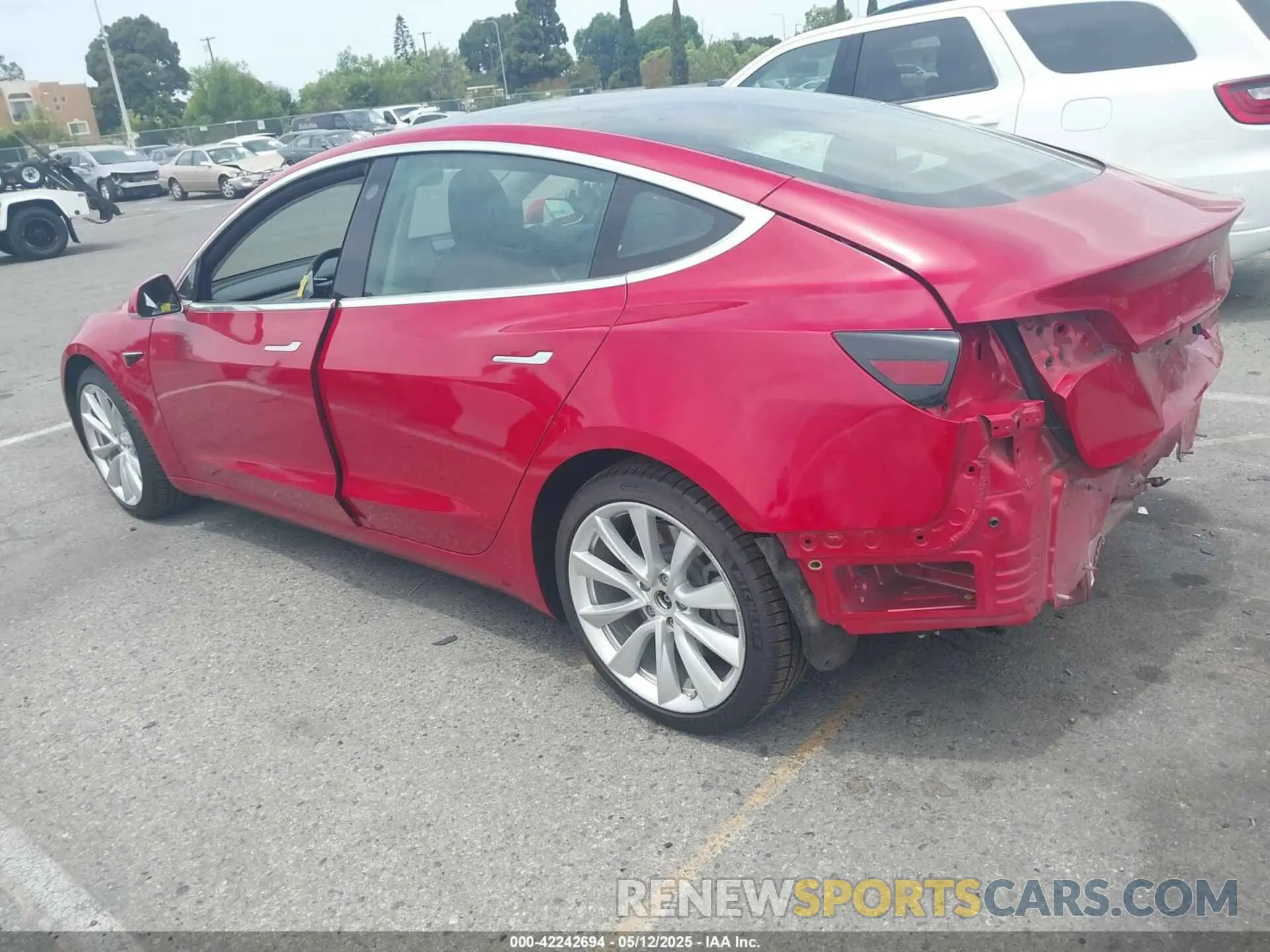 3 Photograph of a damaged car 5YJ3E1EA7LF806266 TESLA MODEL 3 2020