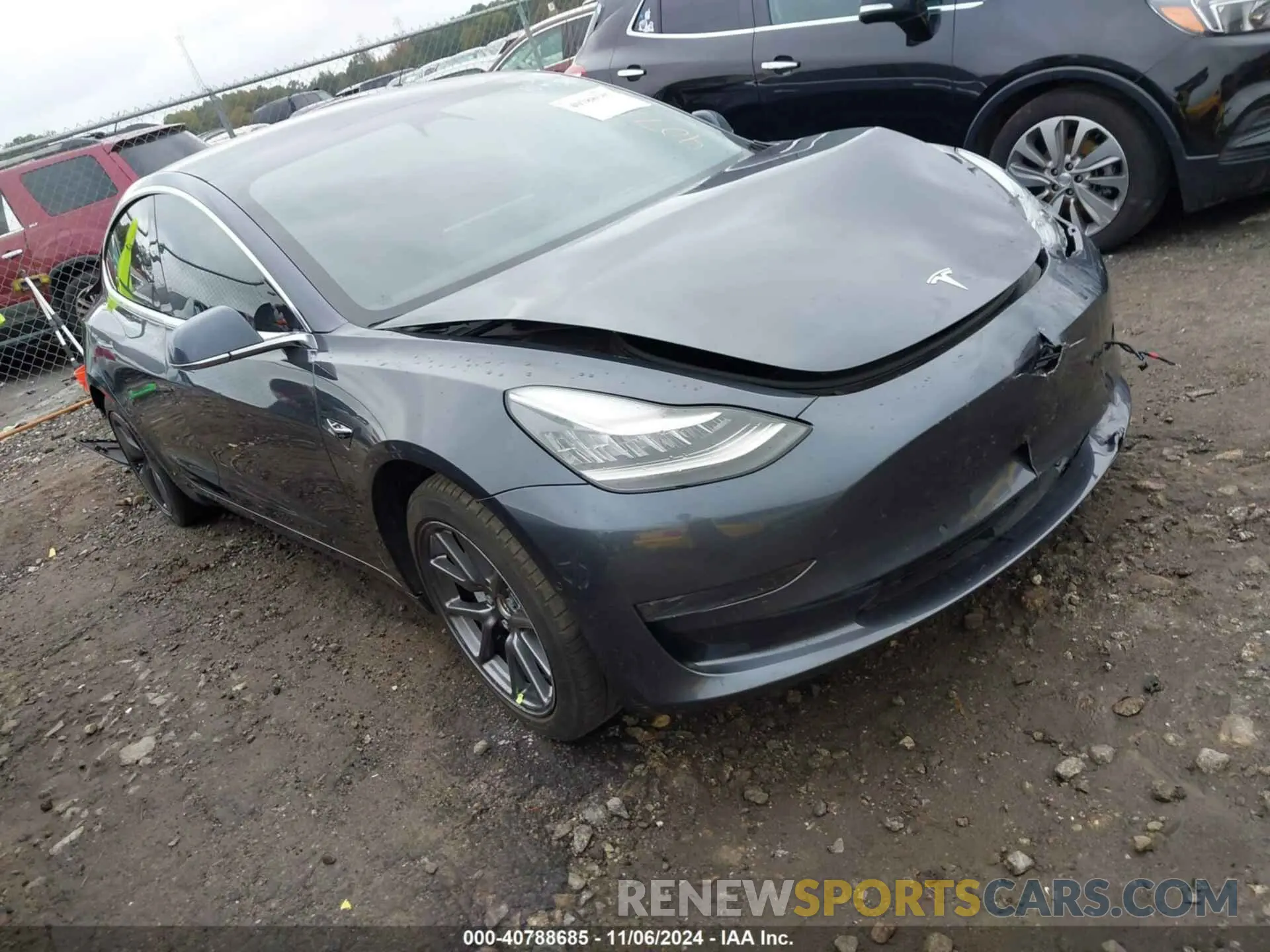1 Photograph of a damaged car 5YJ3E1EA8LF495785 TESLA MODEL 3 2020