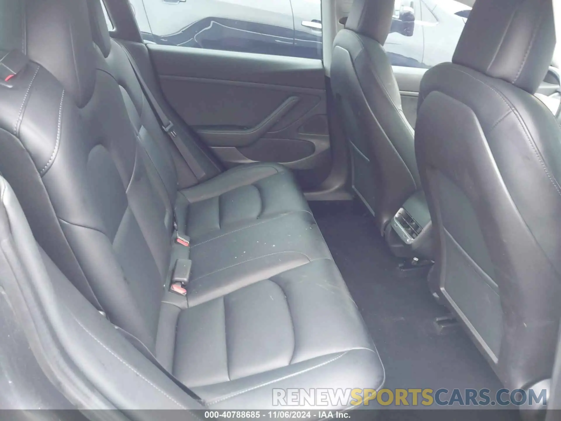 8 Photograph of a damaged car 5YJ3E1EA8LF495785 TESLA MODEL 3 2020