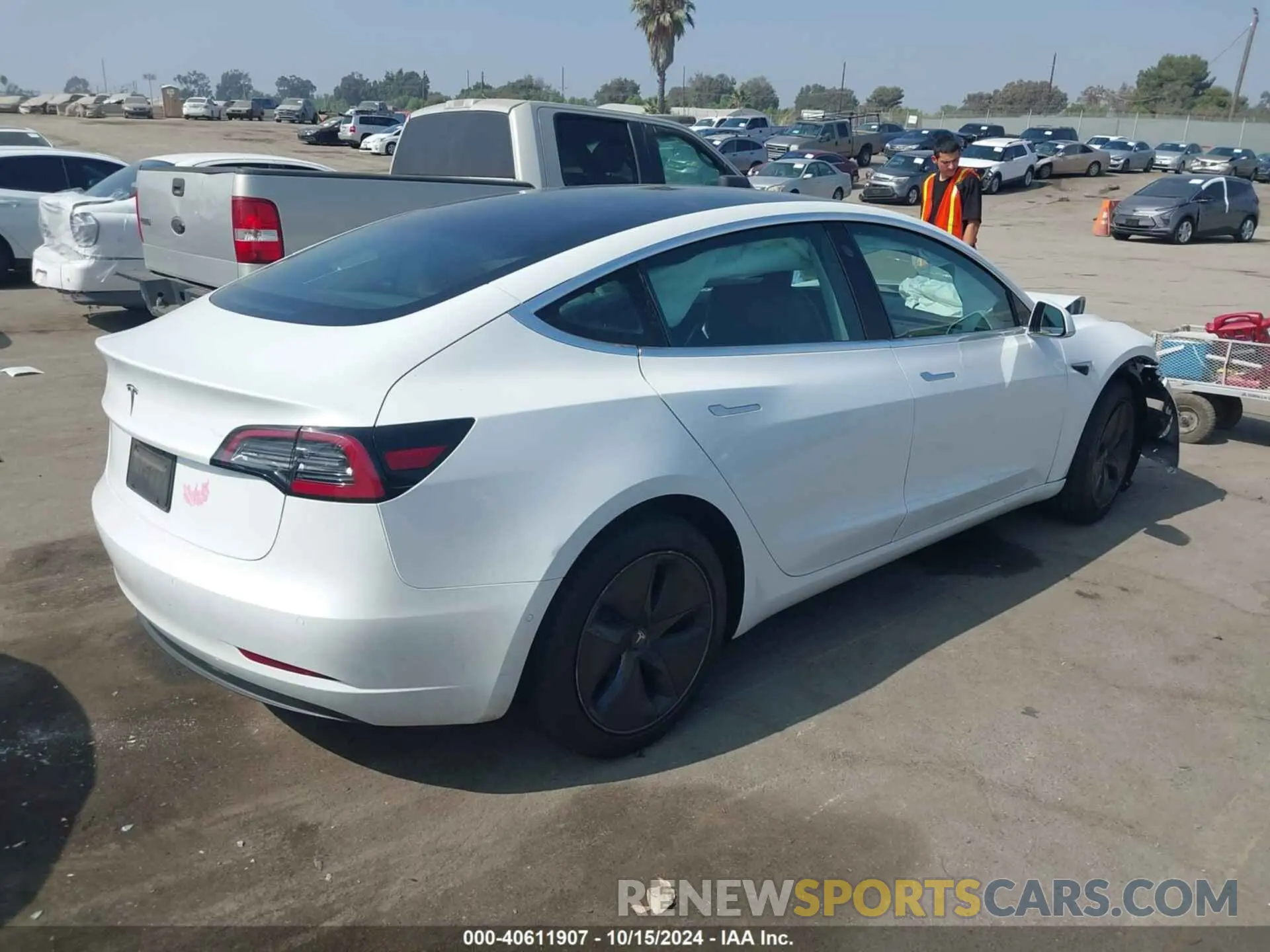 4 Фотография поврежденного автомобиля 5YJ3E1EA8LF613060 TESLA MODEL 3 2020