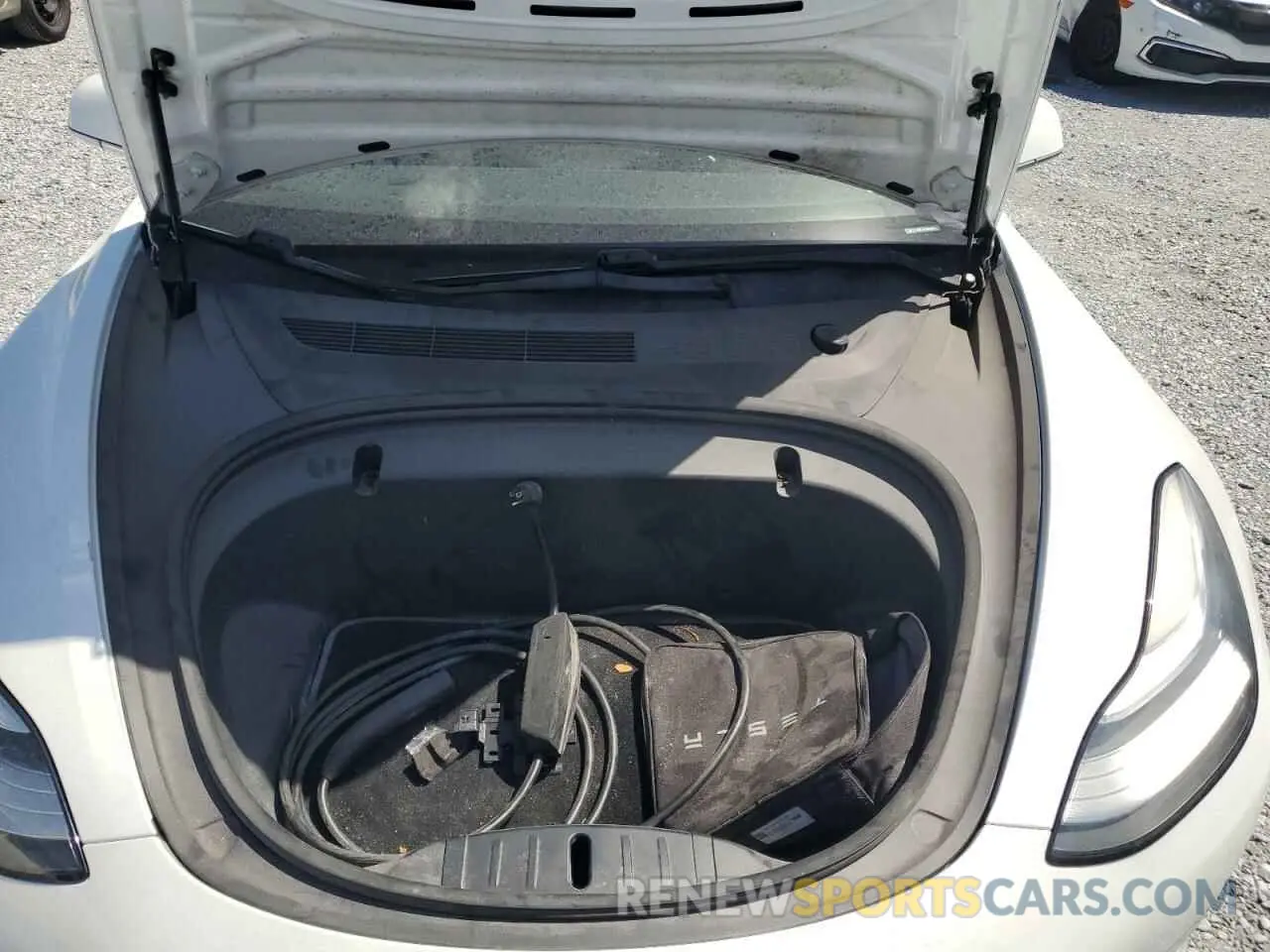 11 Photograph of a damaged car 5YJ3E1EA8LF659083 TESLA MODEL 3 2020