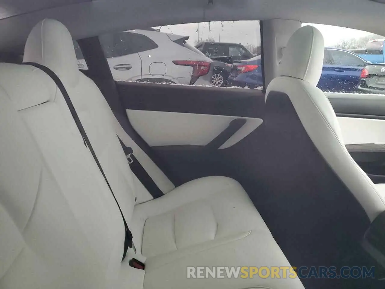 10 Photograph of a damaged car 5YJ3E1EA8LF743985 TESLA MODEL 3 2020