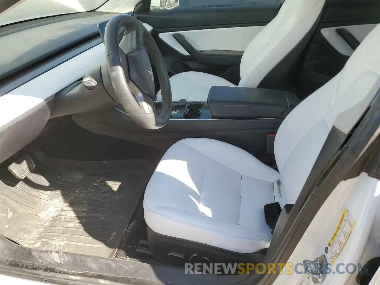 7 Photograph of a damaged car 5YJ3E1EA8LF743985 TESLA MODEL 3 2020