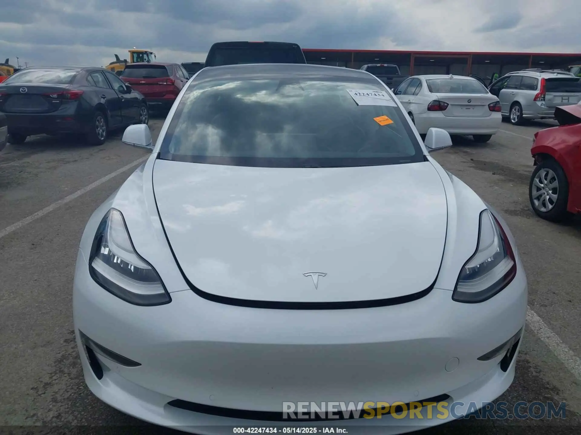 12 Photograph of a damaged car 5YJ3E1EA9LF598682 TESLA MODEL 3 2020
