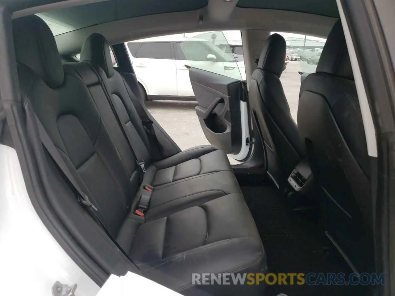 6 Photograph of a damaged car 5YJ3E1EA9LF613018 TESLA MODEL 3 2020