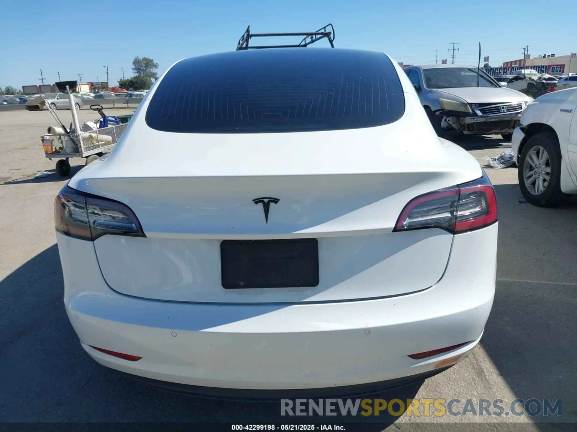 15 Photograph of a damaged car 5YJ3E1EA9LF632443 TESLA MODEL 3 2020