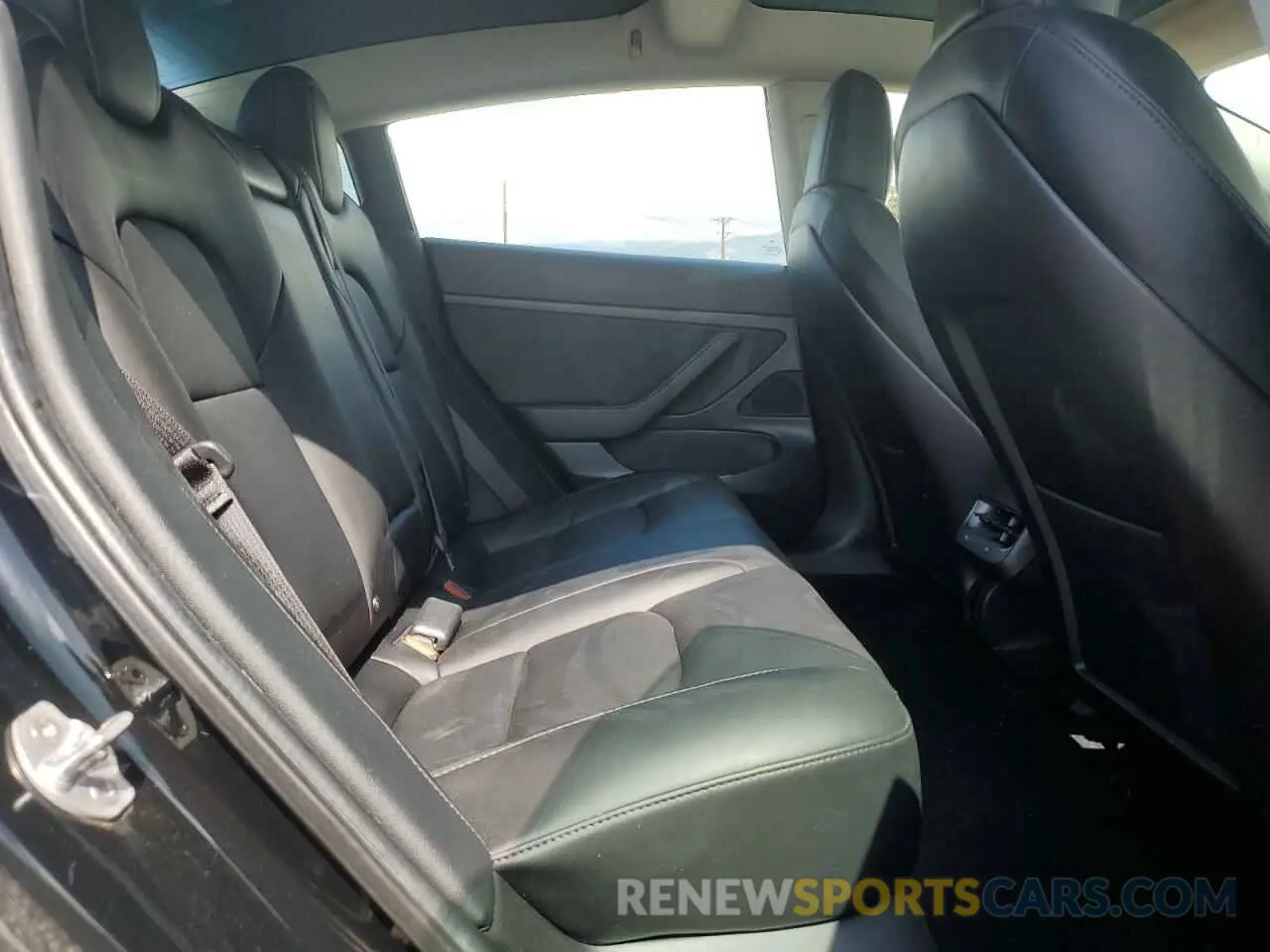 11 Photograph of a damaged car 5YJ3E1EA9LF645516 TESLA MODEL 3 2020