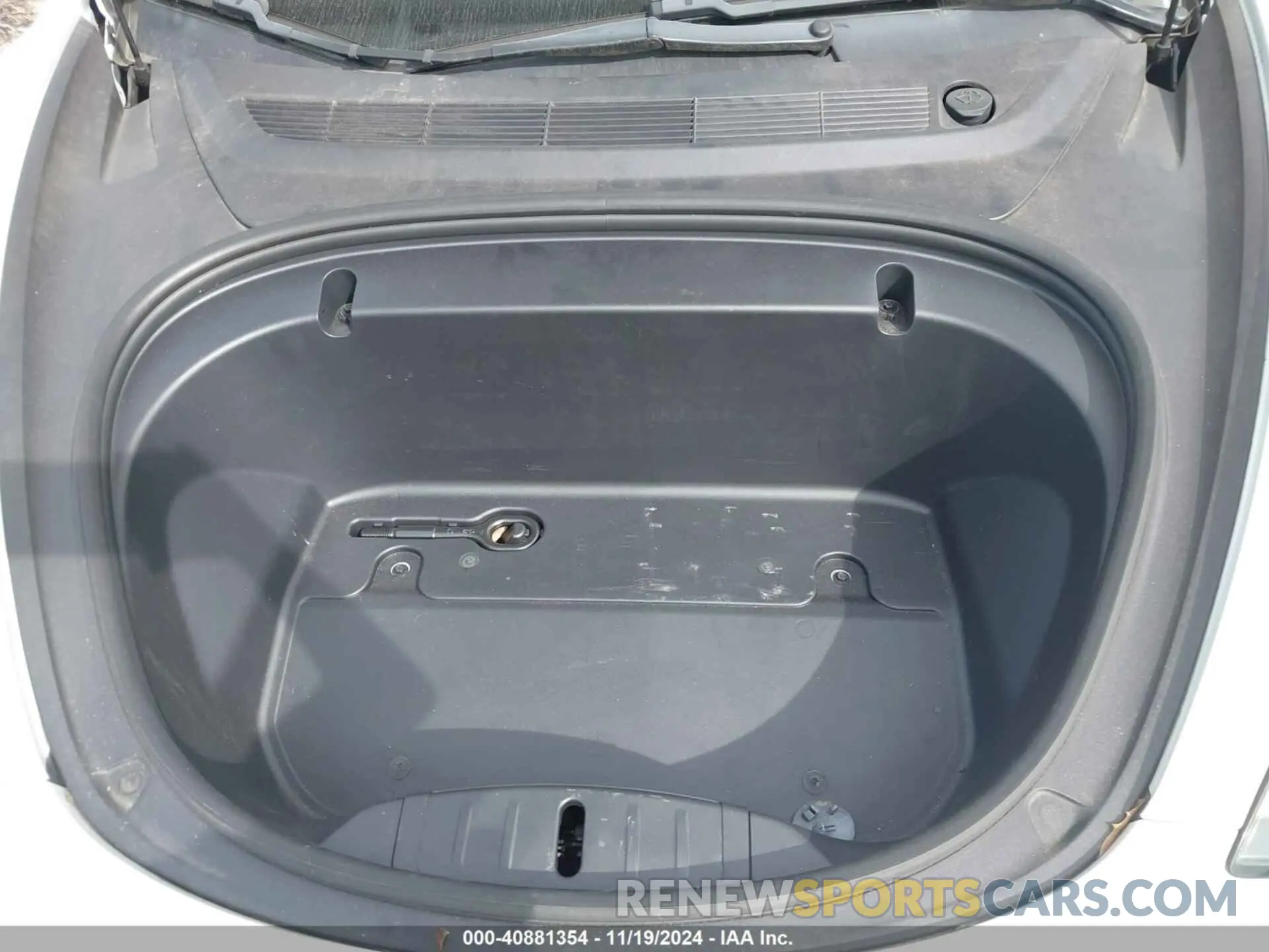 10 Photograph of a damaged car 5YJ3E1EA9LF737158 TESLA MODEL 3 2020