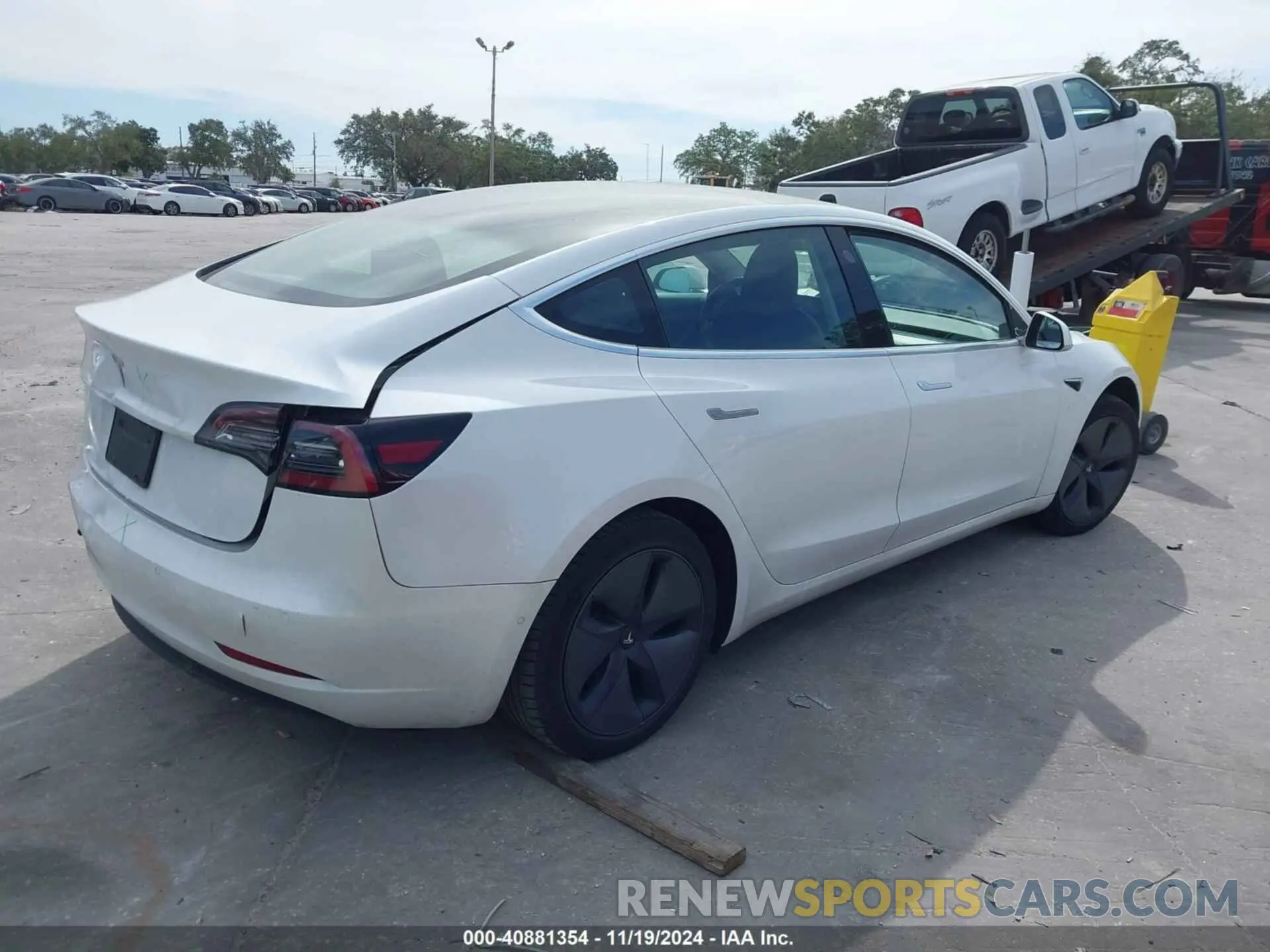 4 Photograph of a damaged car 5YJ3E1EA9LF737158 TESLA MODEL 3 2020