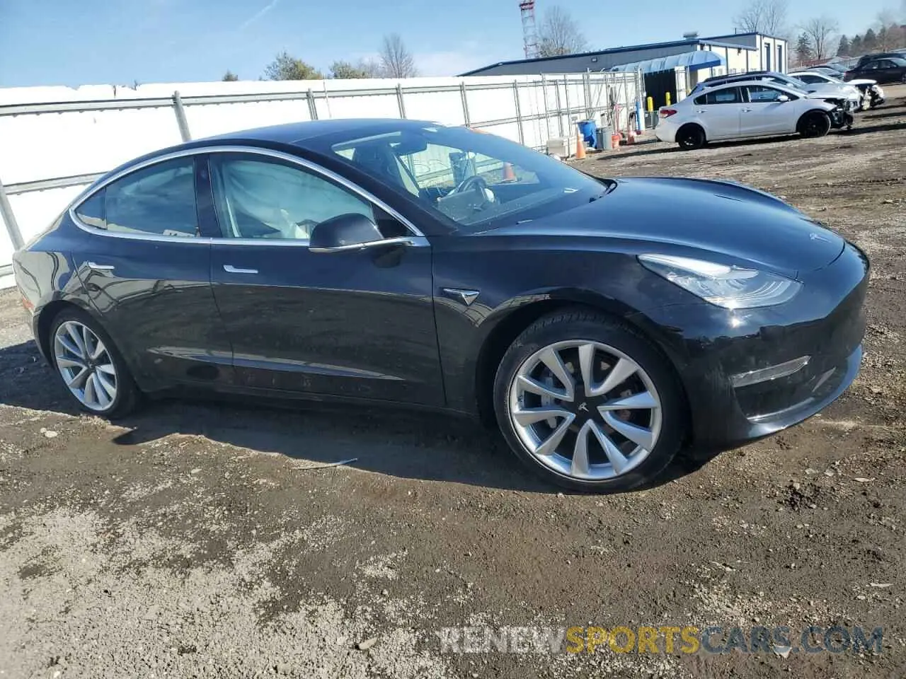 4 Фотография поврежденного автомобиля 5YJ3E1EA9LF797568 TESLA MODEL 3 2020