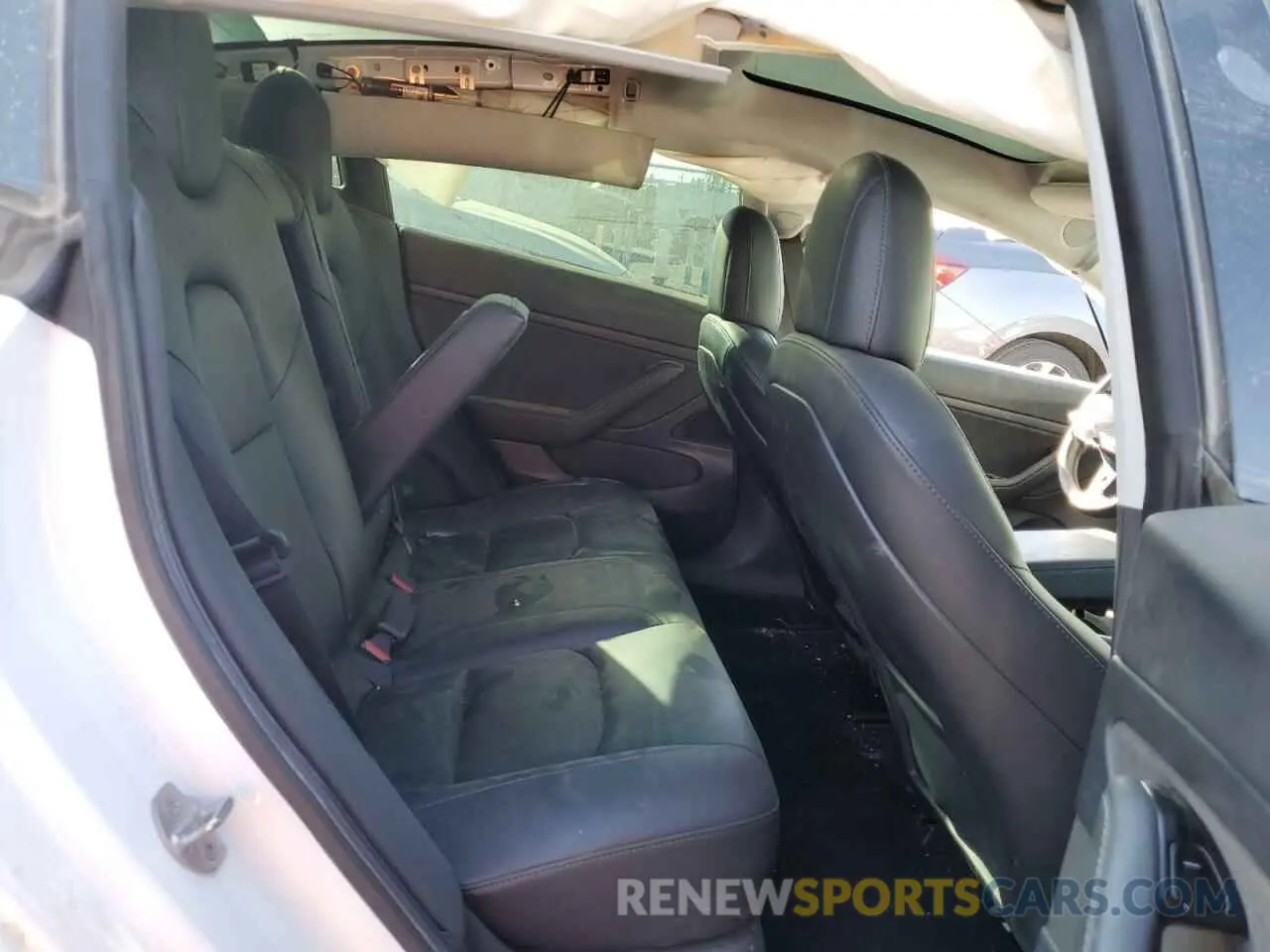 10 Photograph of a damaged car 5YJ3E1EA9LF807466 TESLA MODEL 3 2020