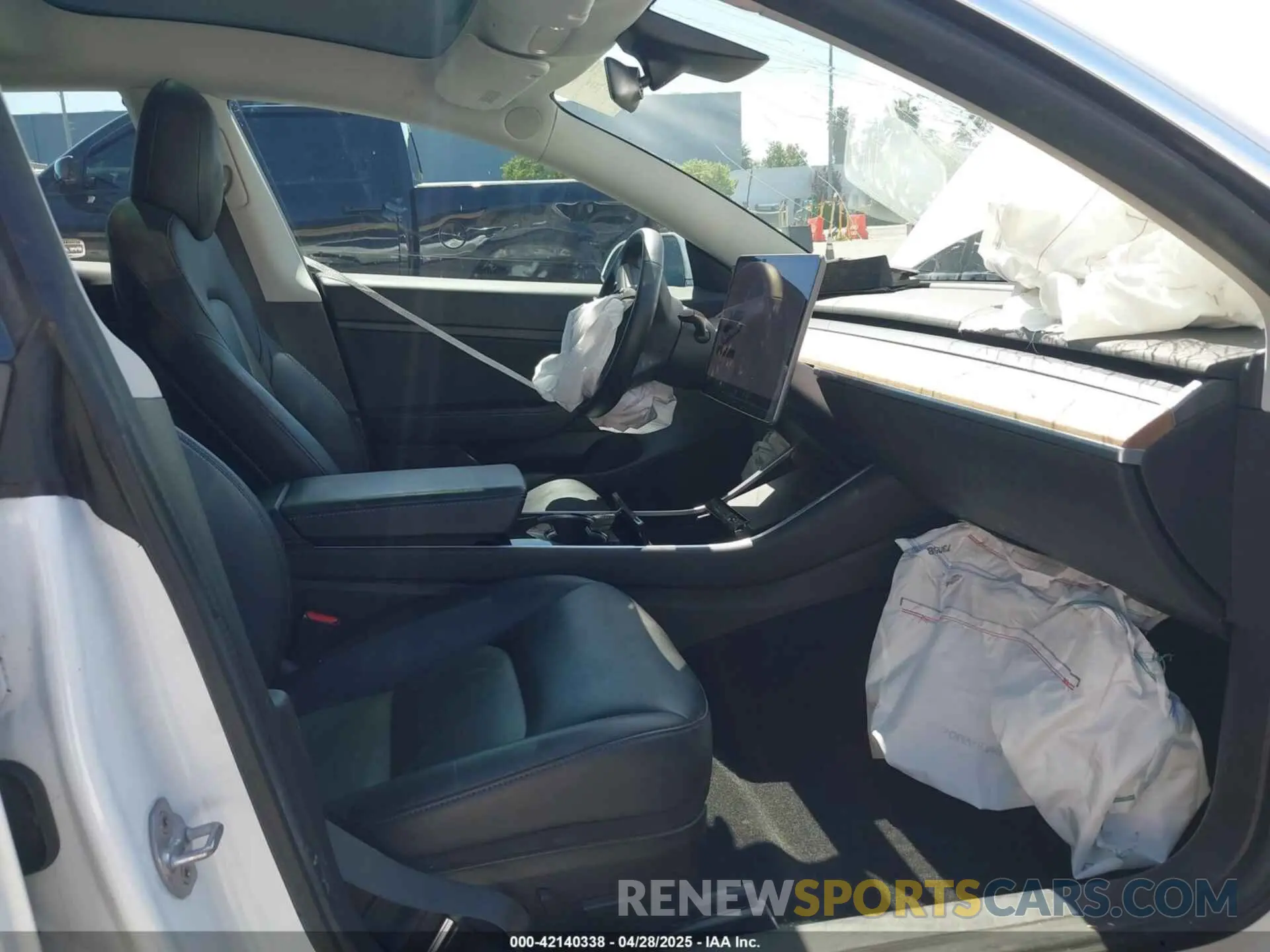 5 Photograph of a damaged car 5YJ3E1EAXLF590591 TESLA MODEL 3 2020