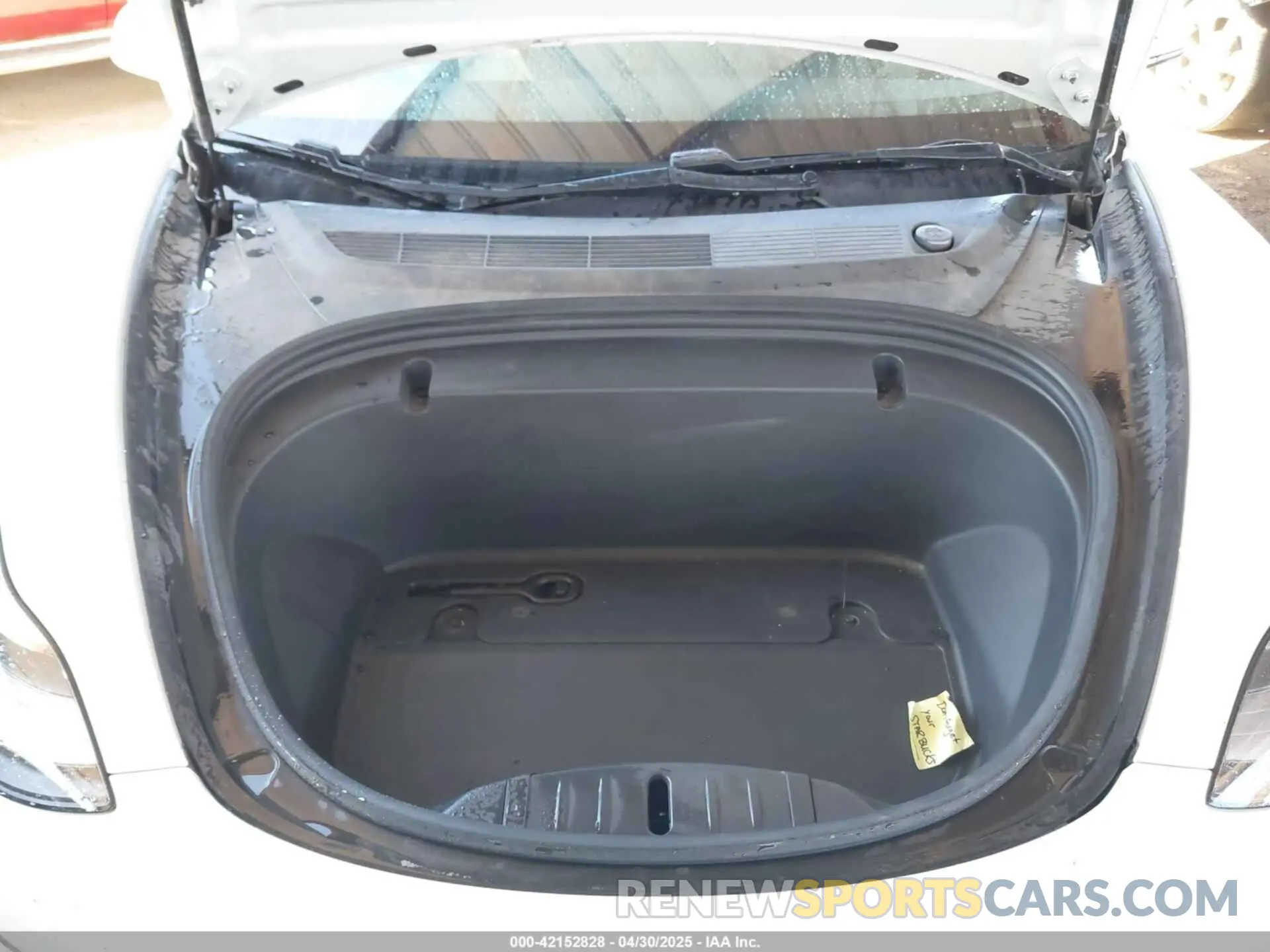10 Photograph of a damaged car 5YJ3E1EAXLF598061 TESLA MODEL 3 2020