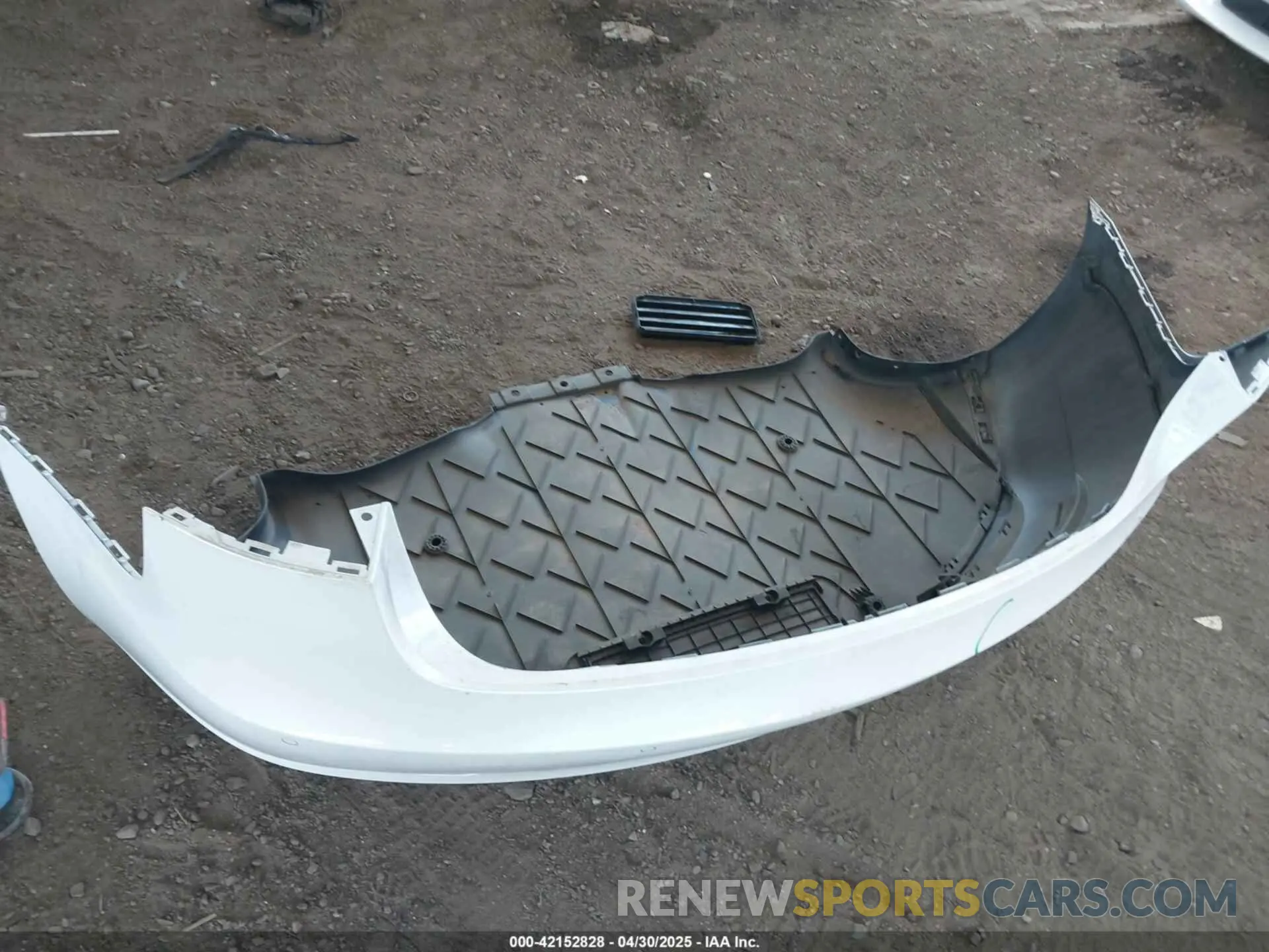11 Photograph of a damaged car 5YJ3E1EAXLF598061 TESLA MODEL 3 2020