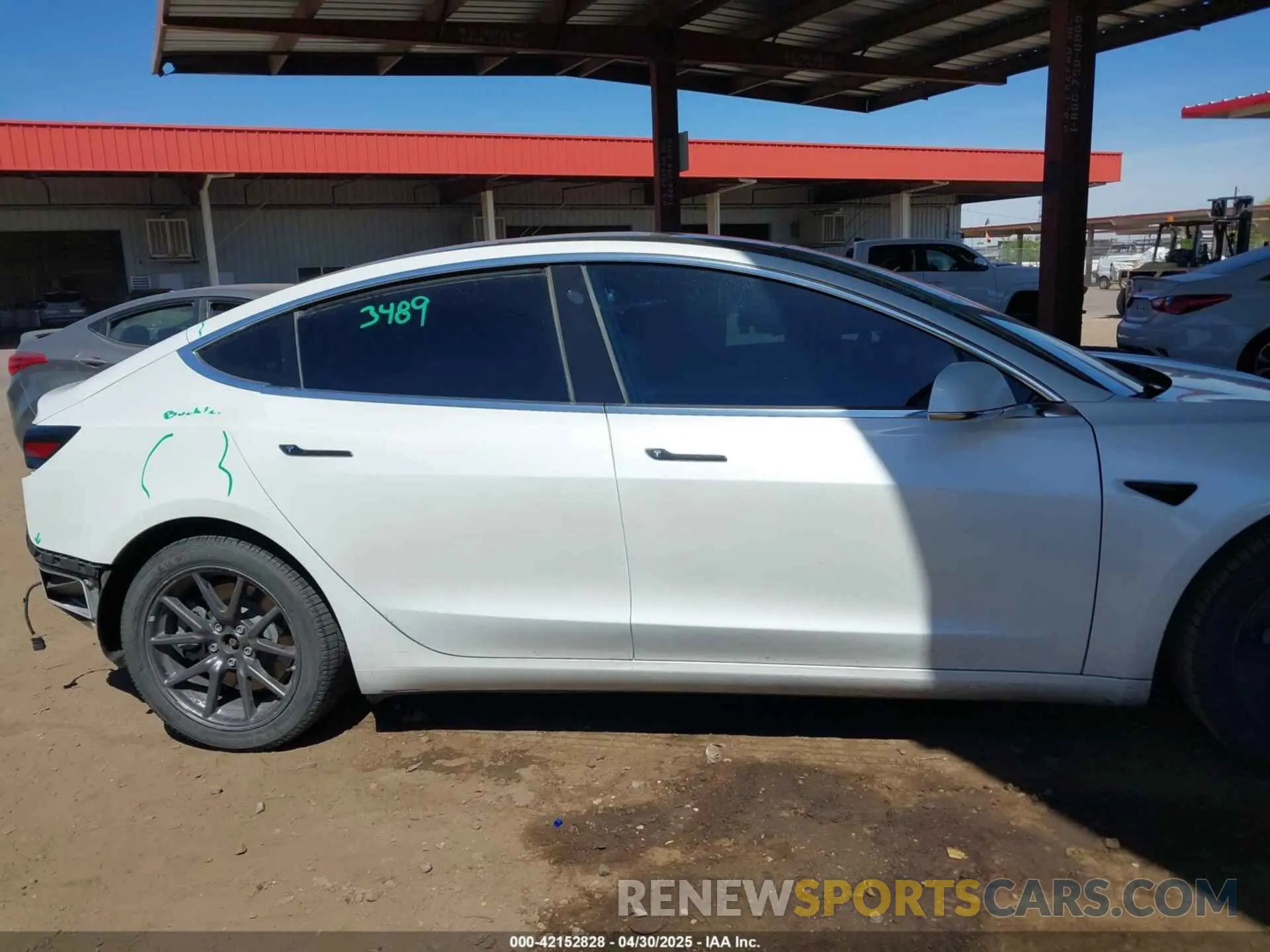 13 Photograph of a damaged car 5YJ3E1EAXLF598061 TESLA MODEL 3 2020