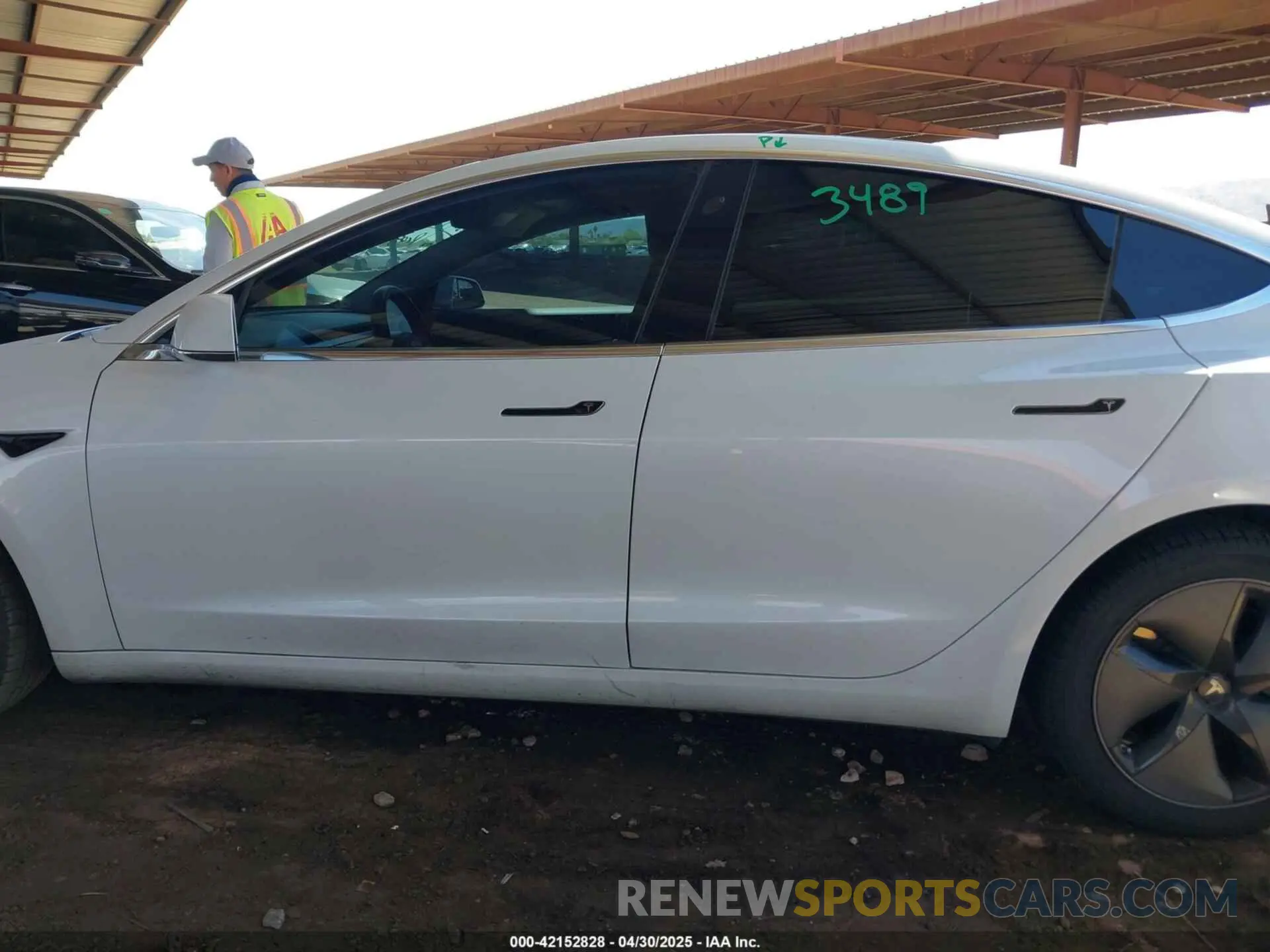14 Photograph of a damaged car 5YJ3E1EAXLF598061 TESLA MODEL 3 2020