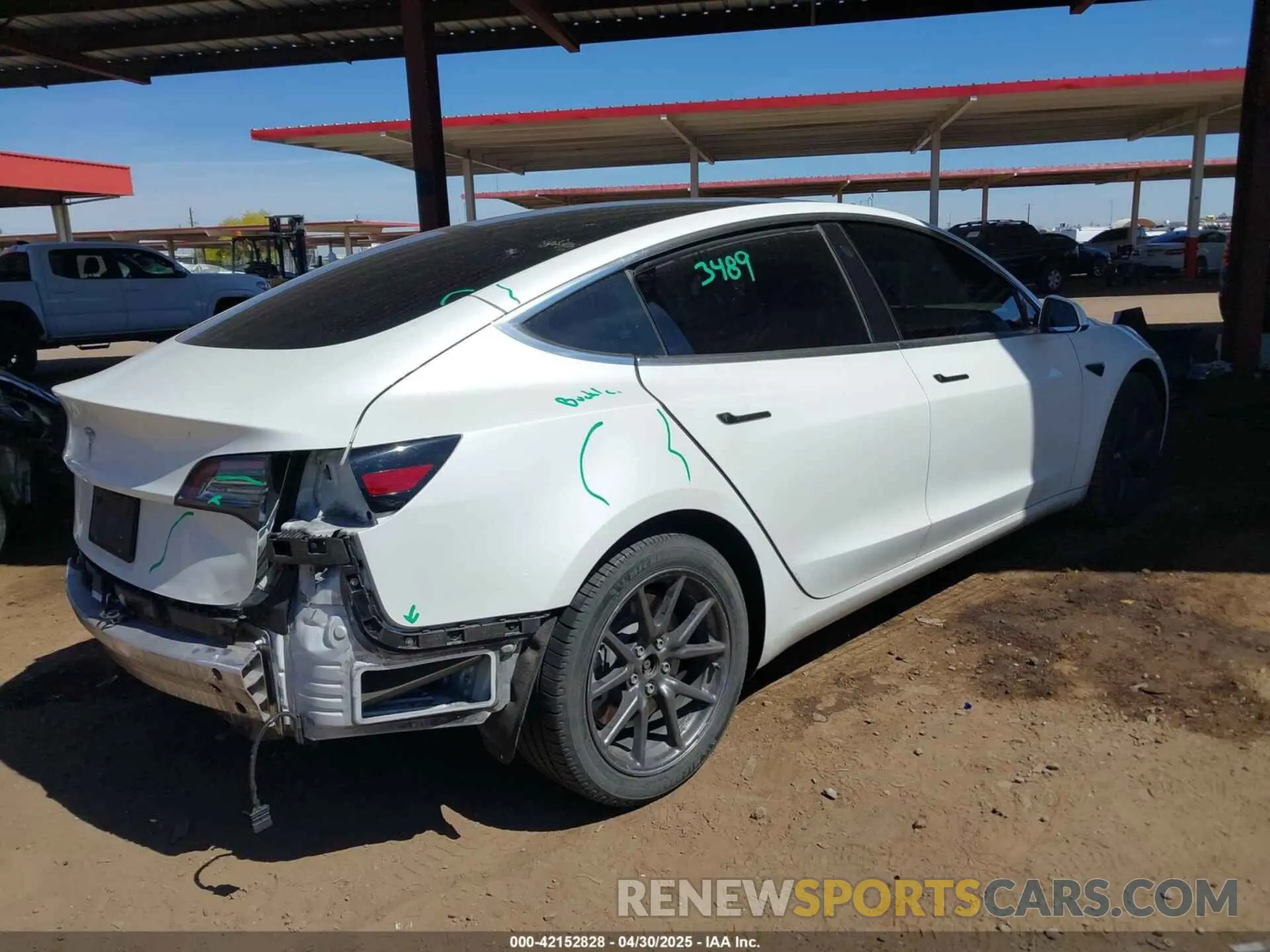 4 Photograph of a damaged car 5YJ3E1EAXLF598061 TESLA MODEL 3 2020