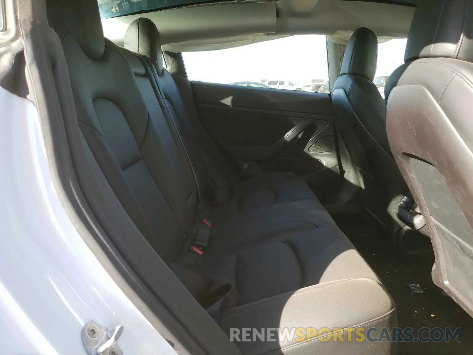 6 Photograph of a damaged car 5YJ3E1EAXLF644990 TESLA MODEL 3 2020