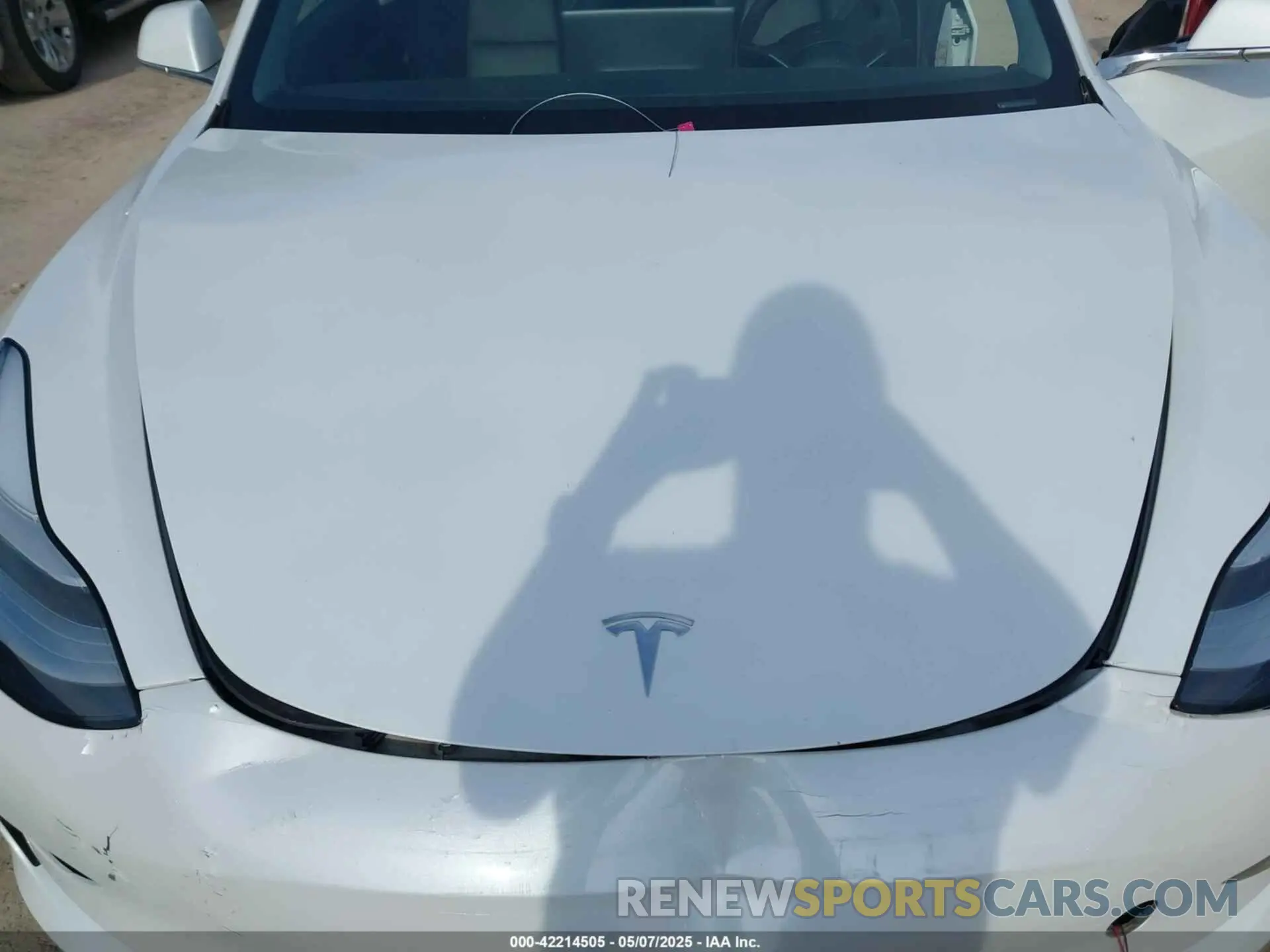 10 Photograph of a damaged car 5YJ3E1EAXLF738061 TESLA MODEL 3 2020