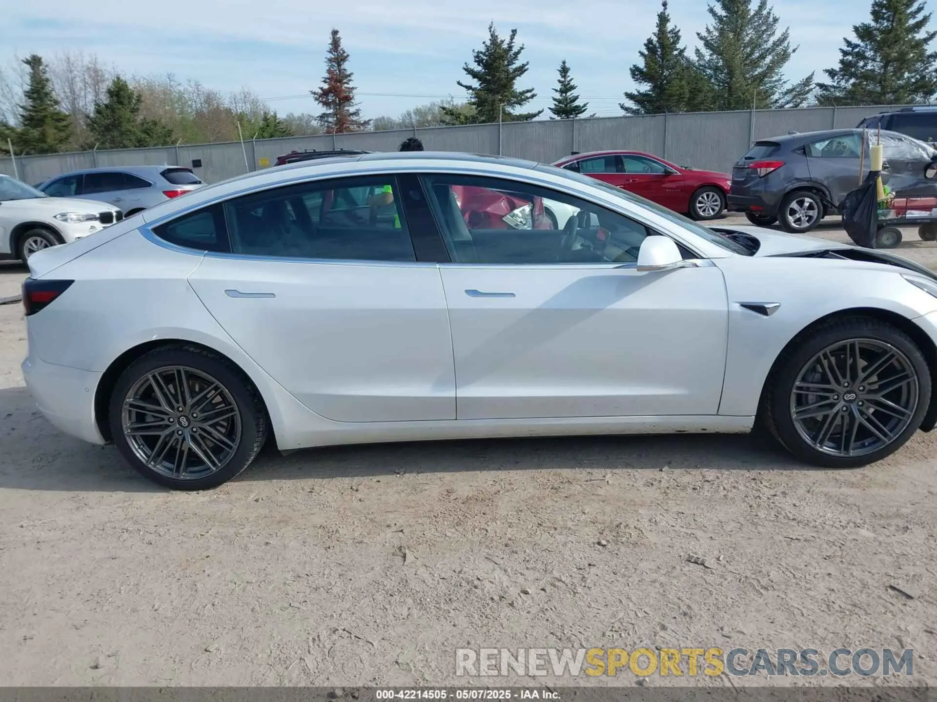 13 Photograph of a damaged car 5YJ3E1EAXLF738061 TESLA MODEL 3 2020