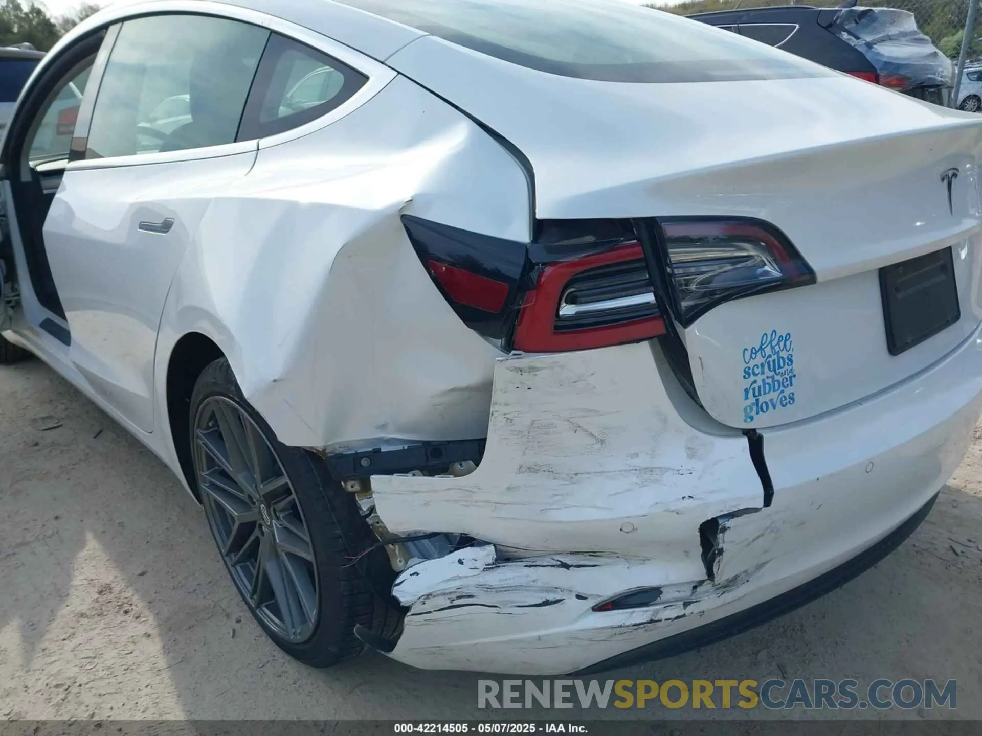 19 Photograph of a damaged car 5YJ3E1EAXLF738061 TESLA MODEL 3 2020