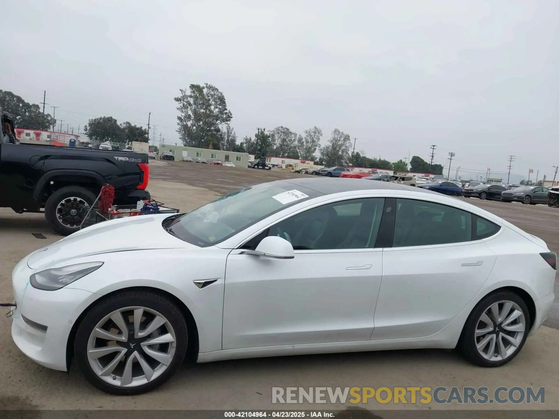 13 Фотография поврежденного автомобиля 5YJ3E1EAXLF806438 TESLA MODEL 3 2020